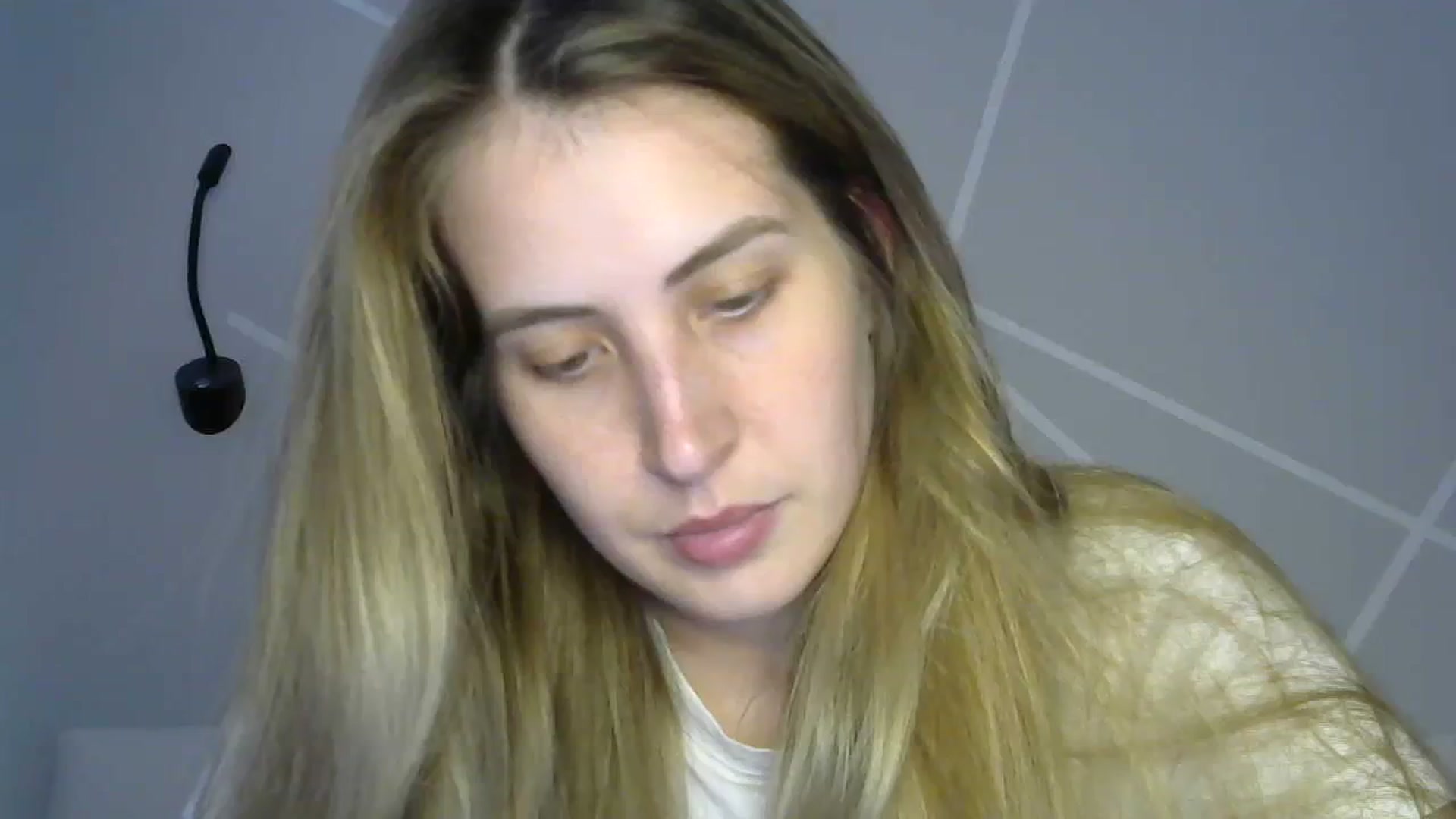 Gallery image thumbnail from MarryCox's myfreecams stream on, 08/18/2023, 11:43 image 9 of 20