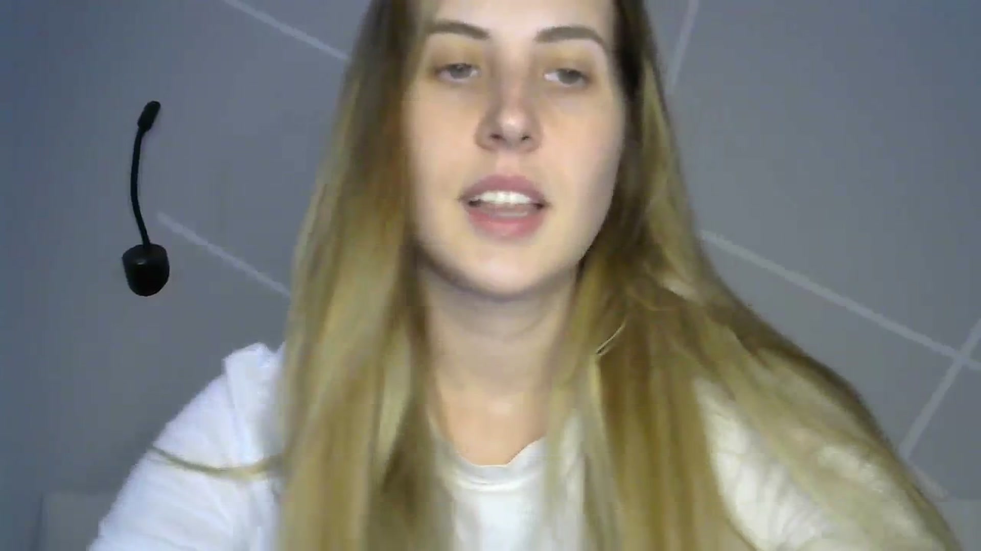 Gallery image thumbnail from MarryCox's myfreecams stream on, 08/18/2023, 11:43 image 14 of 20