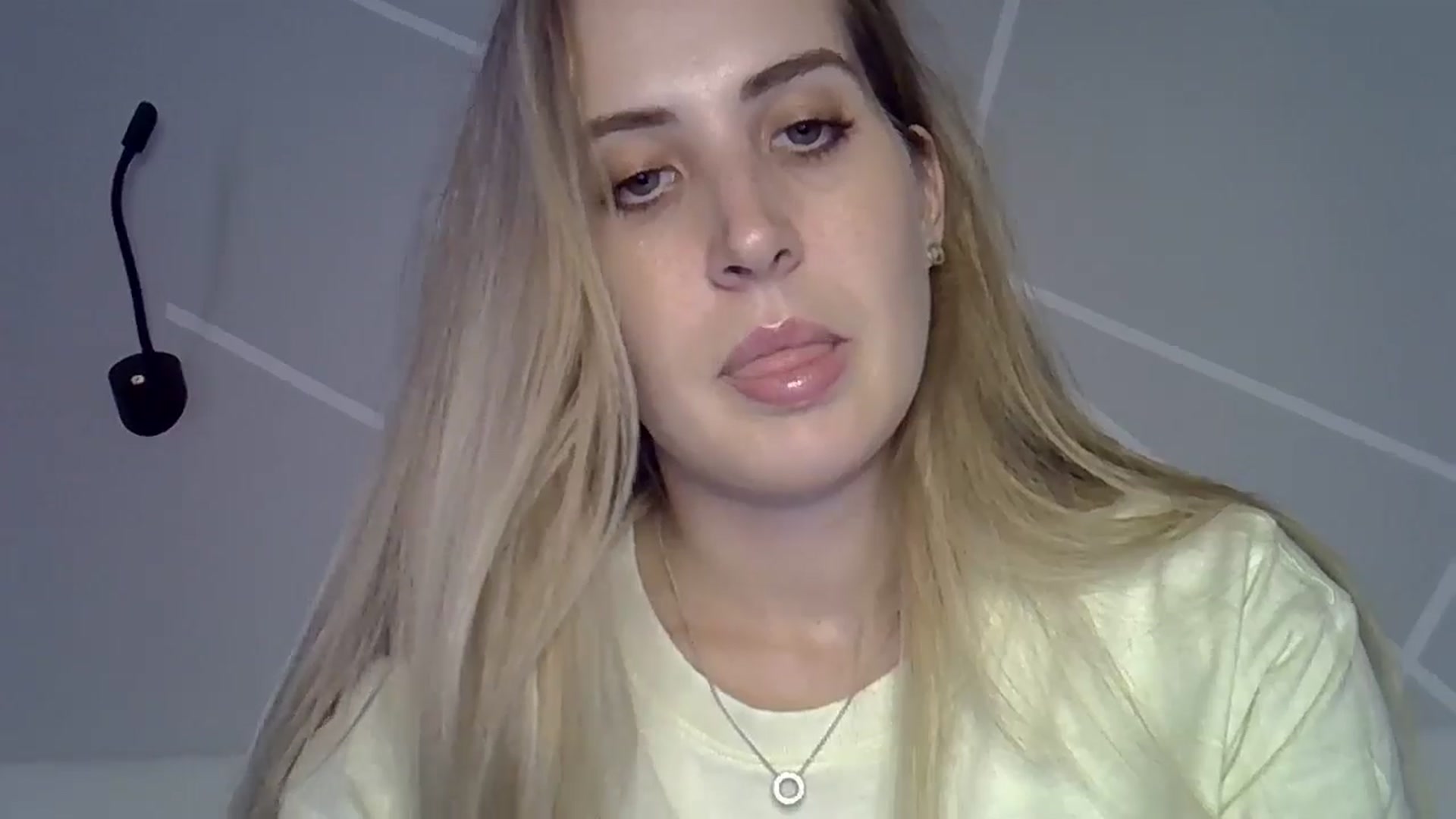 Gallery image thumbnail from MarryCox's myfreecams stream on, 07/24/2024, 14:37 image 4 of 20