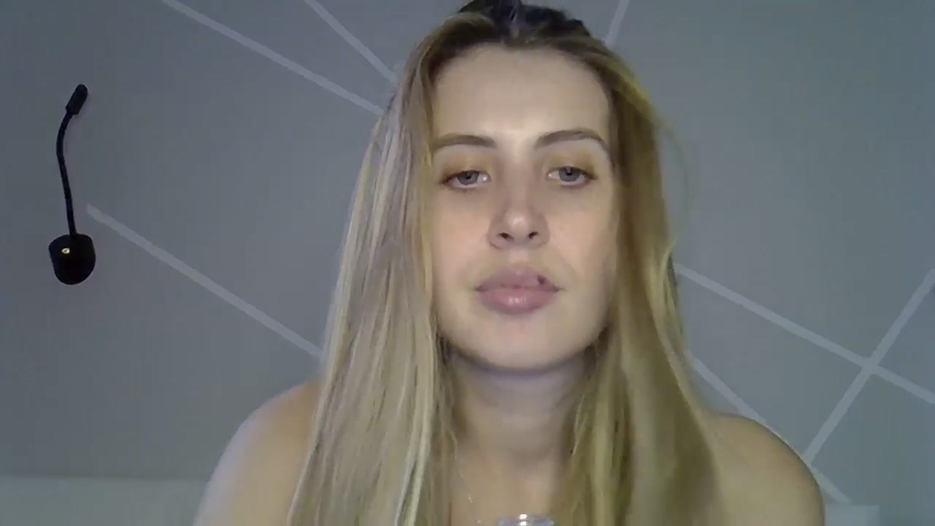 Gallery image thumbnail from MarryCox's myfreecams stream on, 07/27/2024, 13:18 image 17 of 20