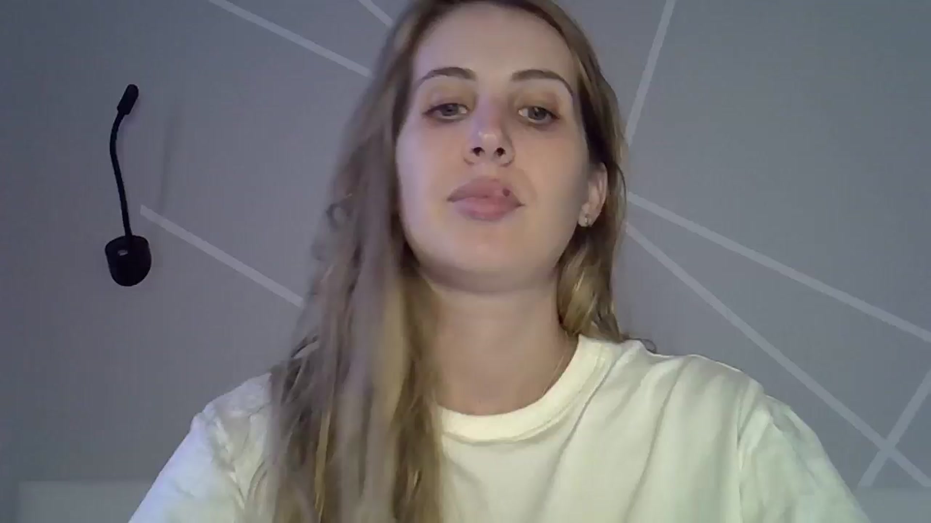 Gallery image thumbnail from MarryCox's myfreecams stream on, 07/28/2024, 17:29 image 1 of 20