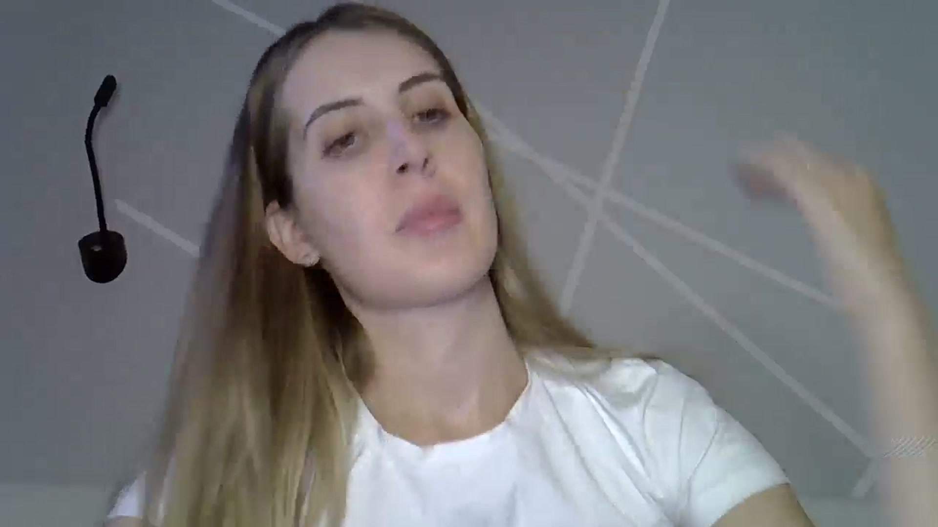 Gallery image thumbnail from MarryCox's myfreecams stream on, 08/12/2024, 13:39 image 14 of 20