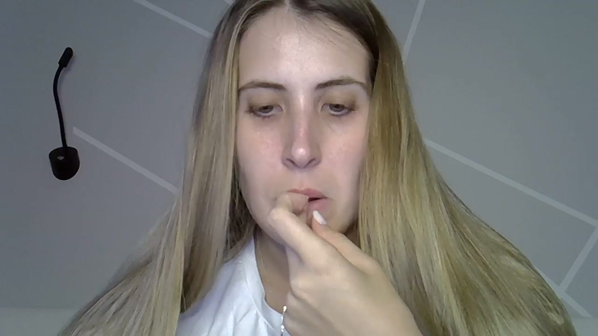 Gallery image thumbnail from MarryCox's myfreecams stream on, 08/12/2024, 13:39 image 19 of 20