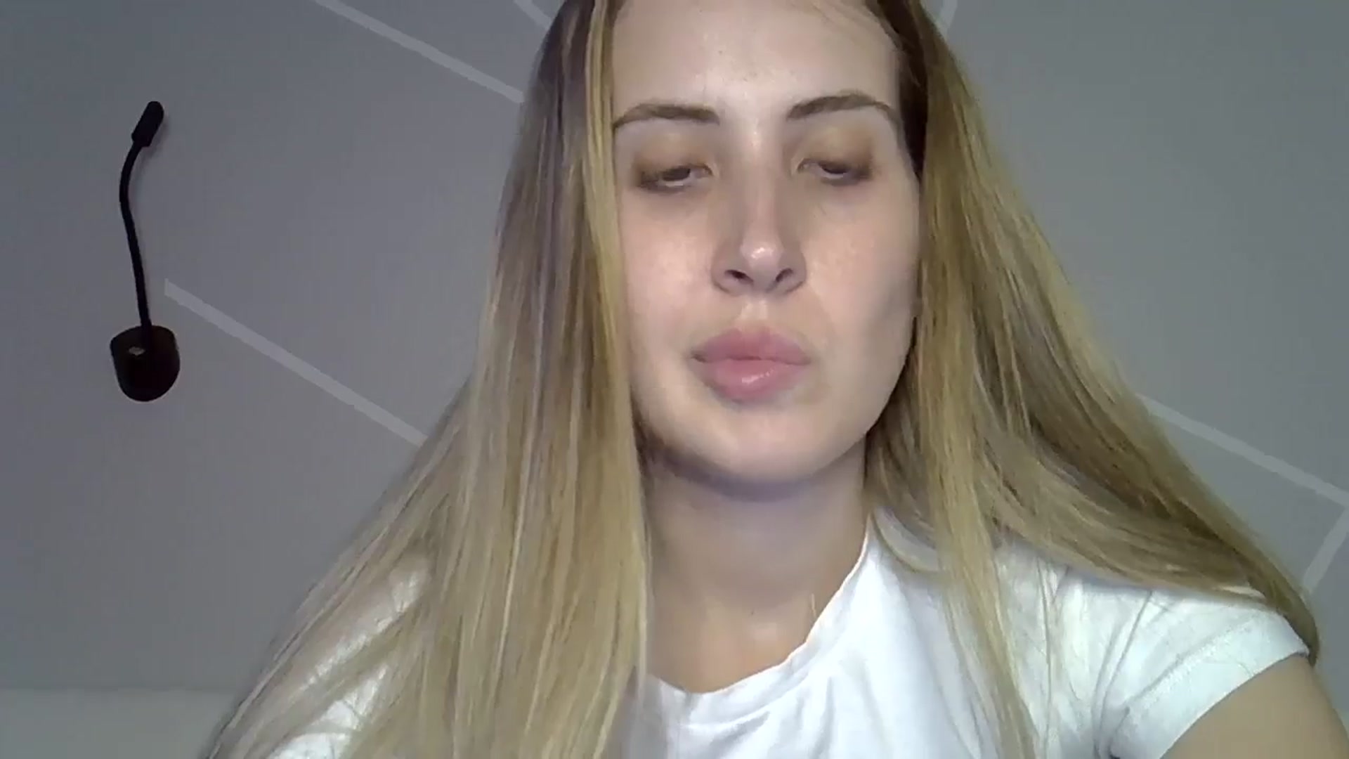 Gallery image thumbnail from MarryCox's myfreecams stream on, 08/12/2024, 13:39 image 16 of 20