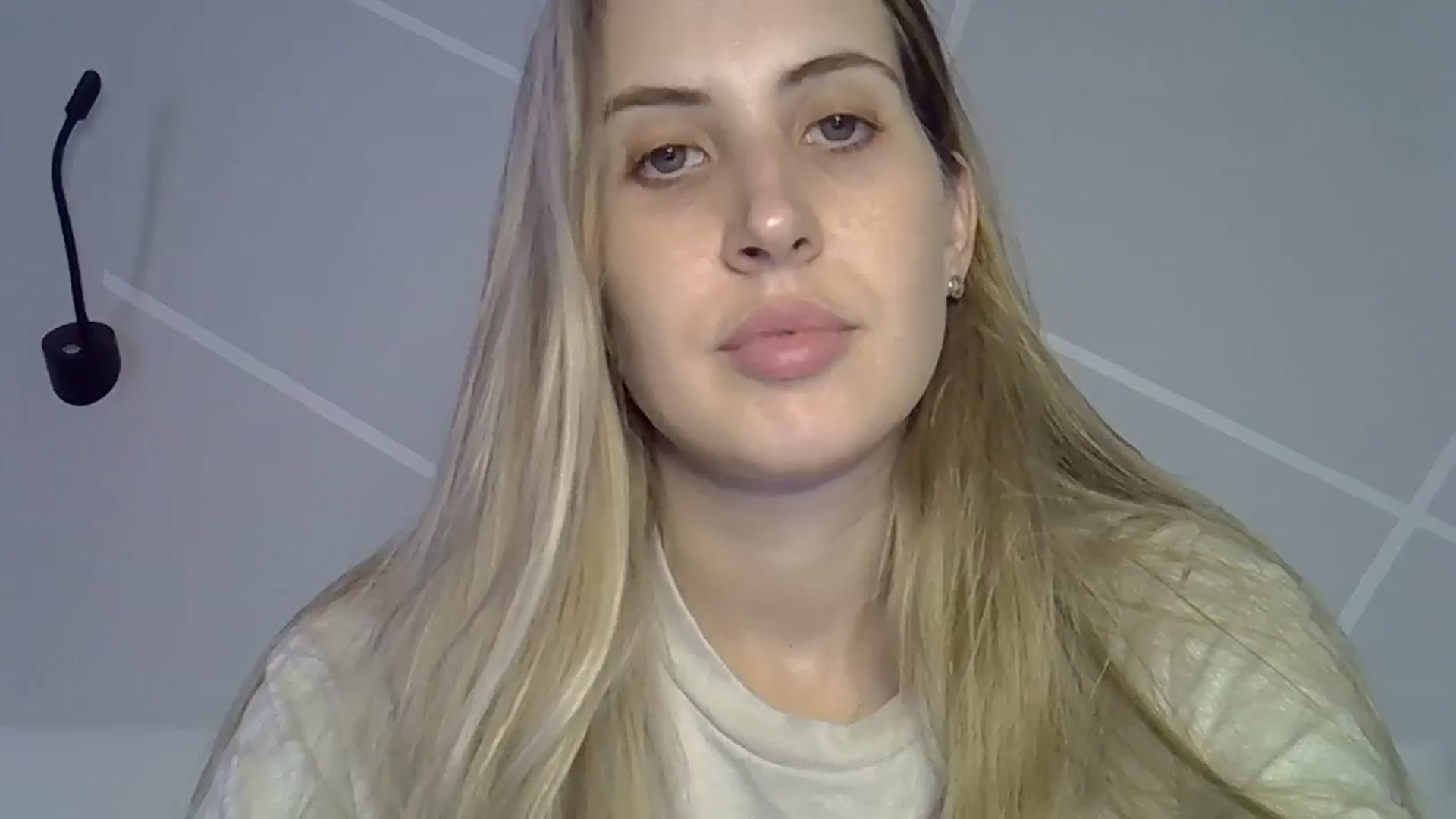 Gallery image thumbnail from MarryCox's myfreecams stream on, 08/27/2024, 13:26 image 8 of 20