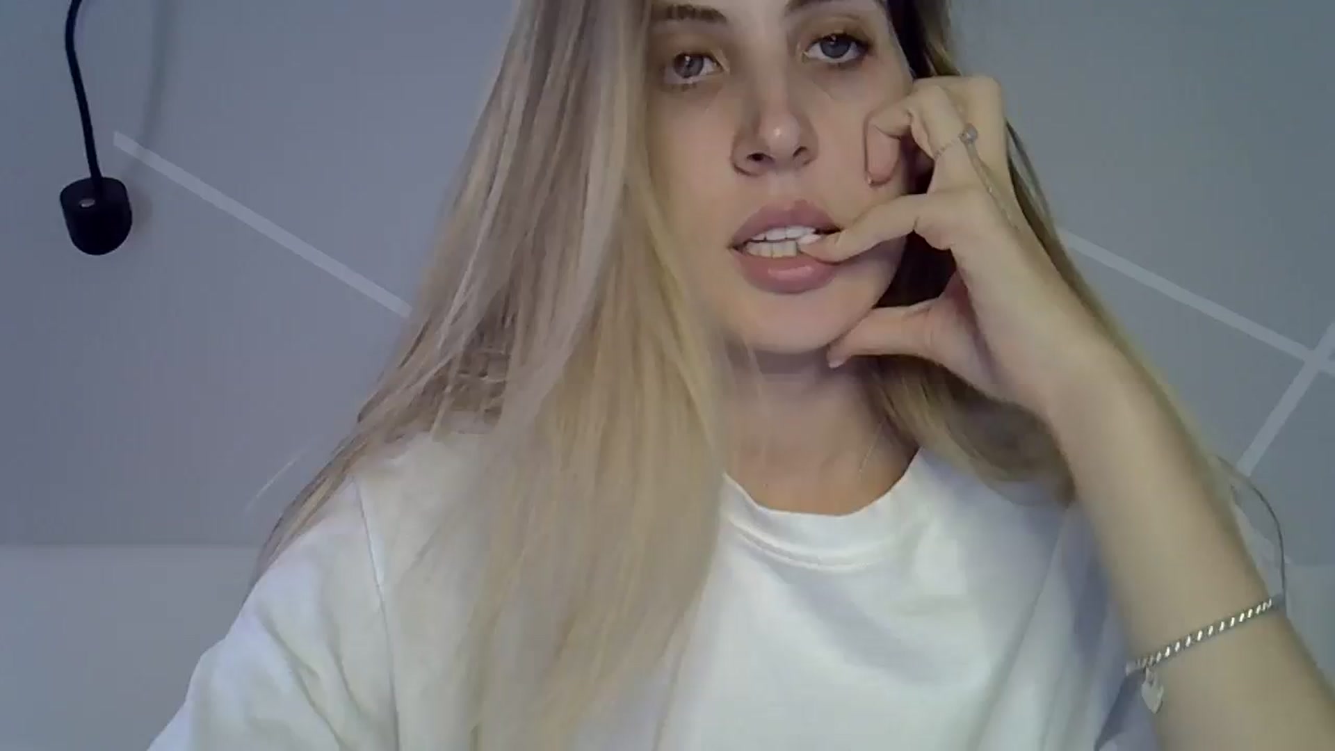 Gallery image thumbnail from MarryCox's myfreecams stream on, 09/12/2024, 13:34 image 8 of 20