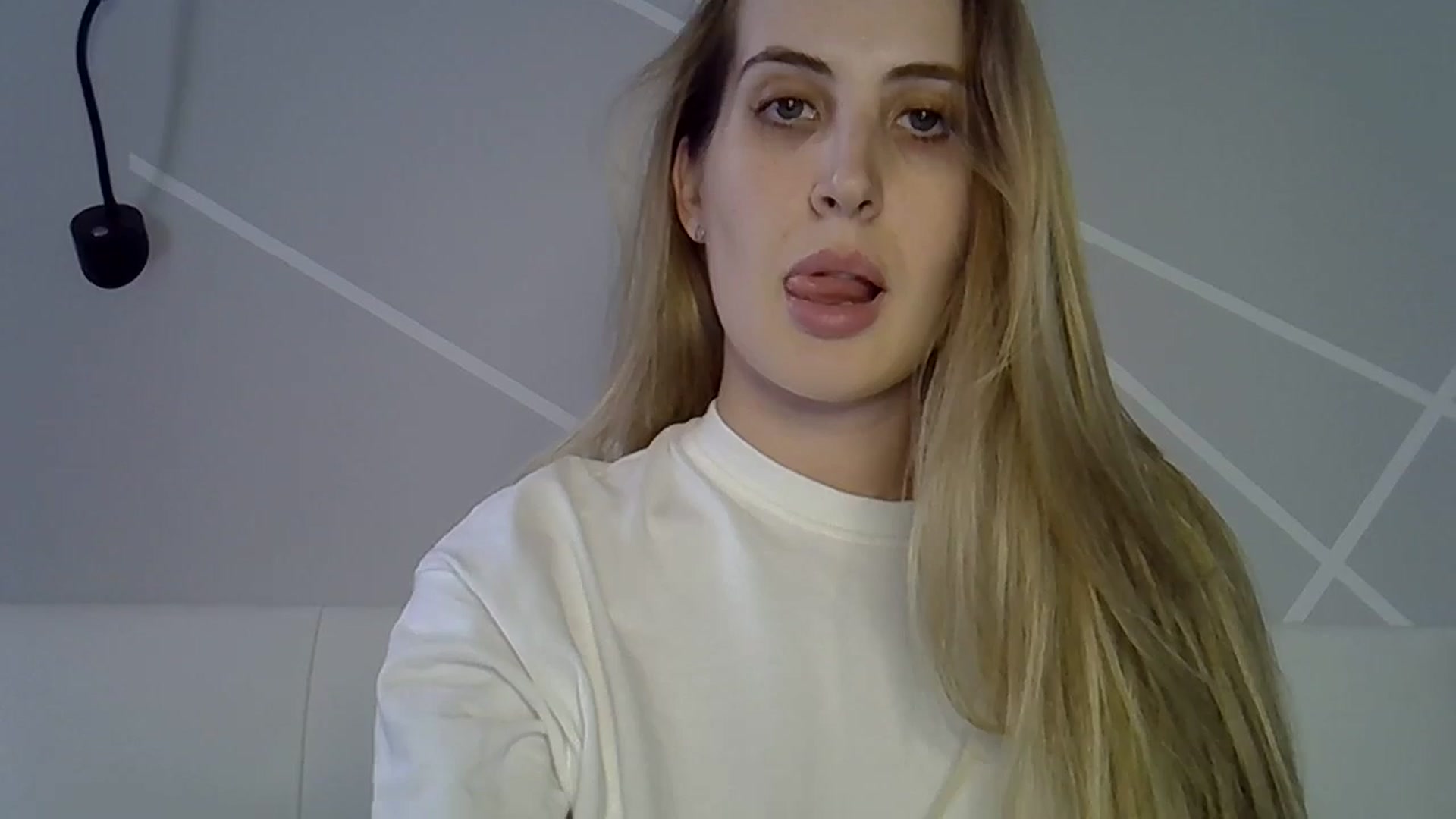 Gallery image thumbnail from MarryCox's myfreecams stream on, 09/12/2024, 13:34 image 7 of 20