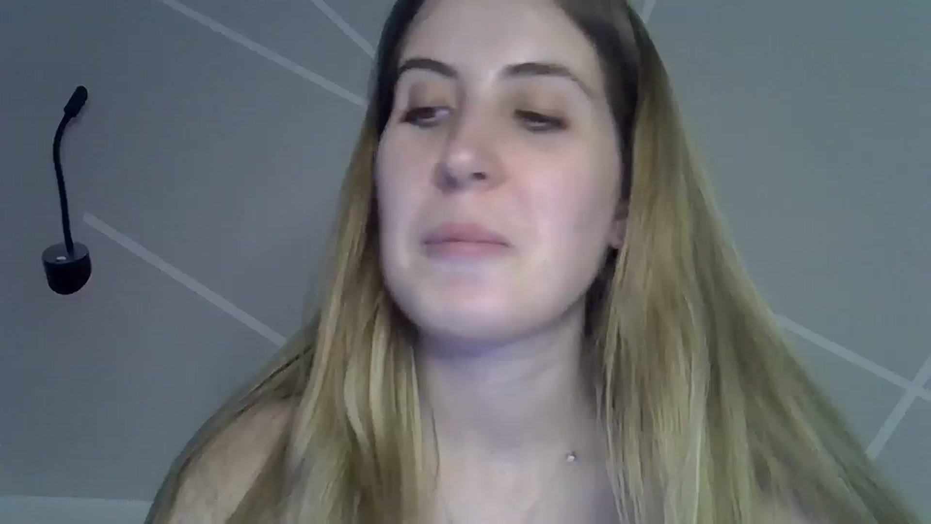 Gallery image thumbnail from MarryCox's myfreecams stream on, 11/08/2024, 14:48 image 13 of 20