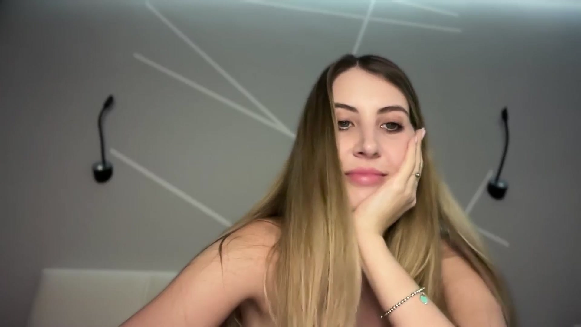 Gallery image thumbnail from MarryCox's myfreecams stream on, 11/29/2024, 14:18 image 13 of 20