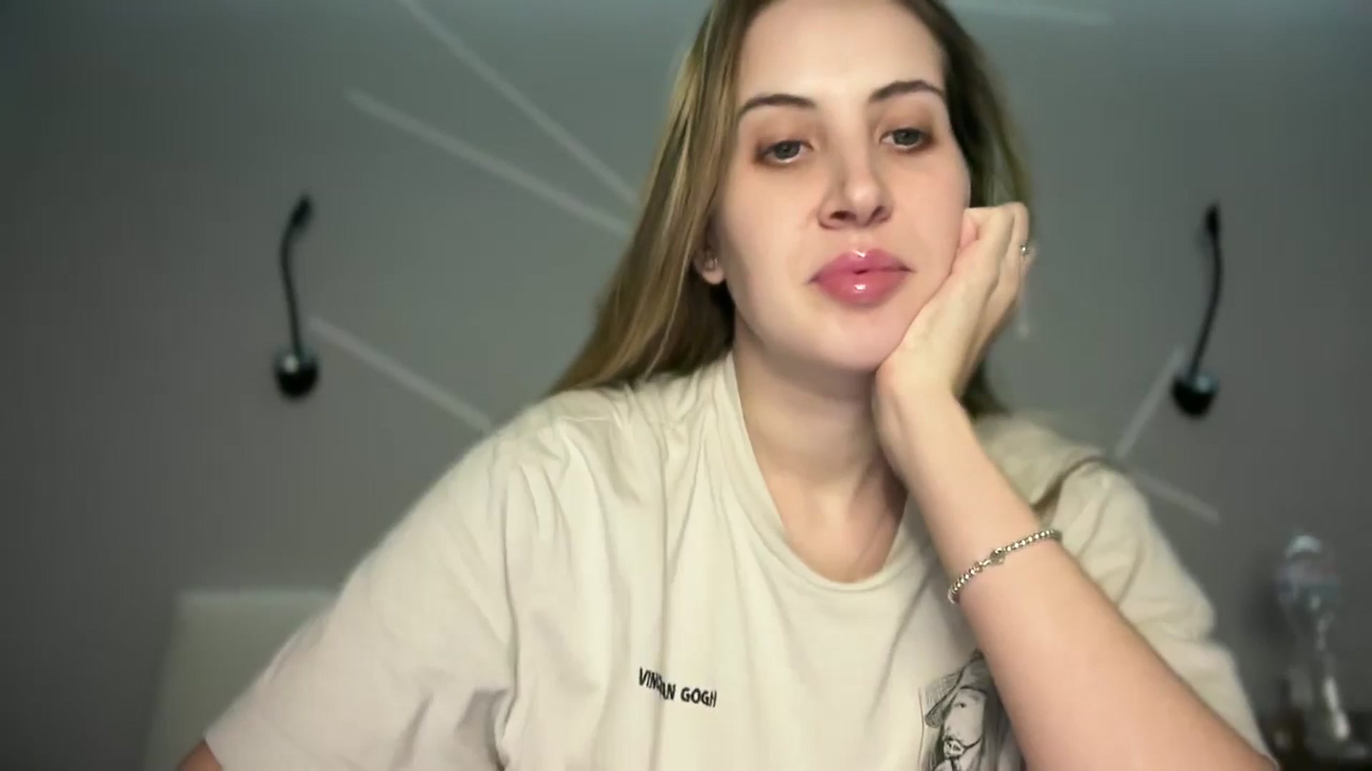 Gallery image thumbnail from MarryCox's myfreecams stream on, 12/04/2024, 13:26 image 17 of 20