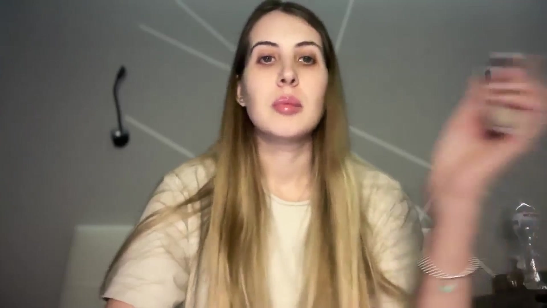 Gallery image thumbnail from MarryCox's myfreecams stream on, 12/04/2024, 13:26 image 8 of 20