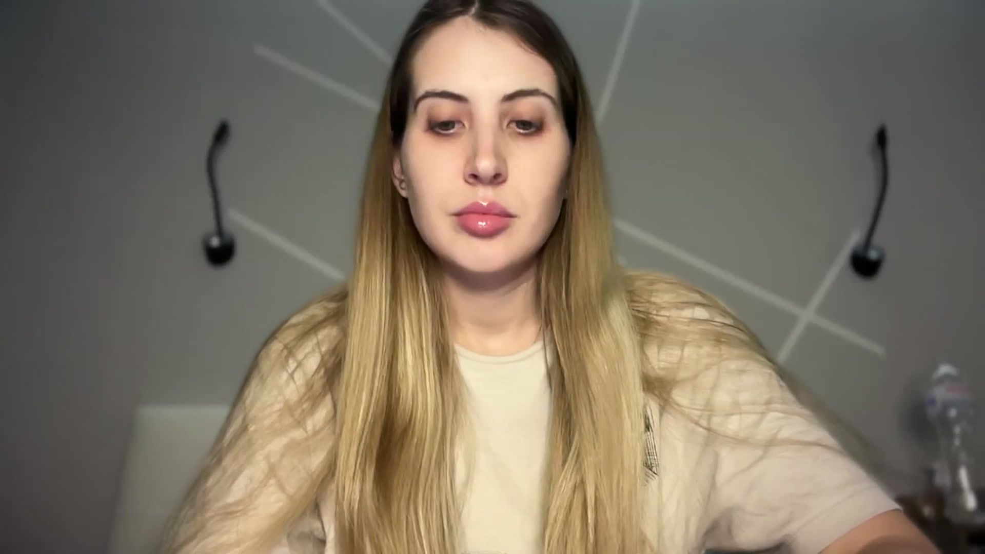 Gallery image thumbnail from MarryCox's myfreecams stream on, 12/04/2024, 13:26 image 4 of 20