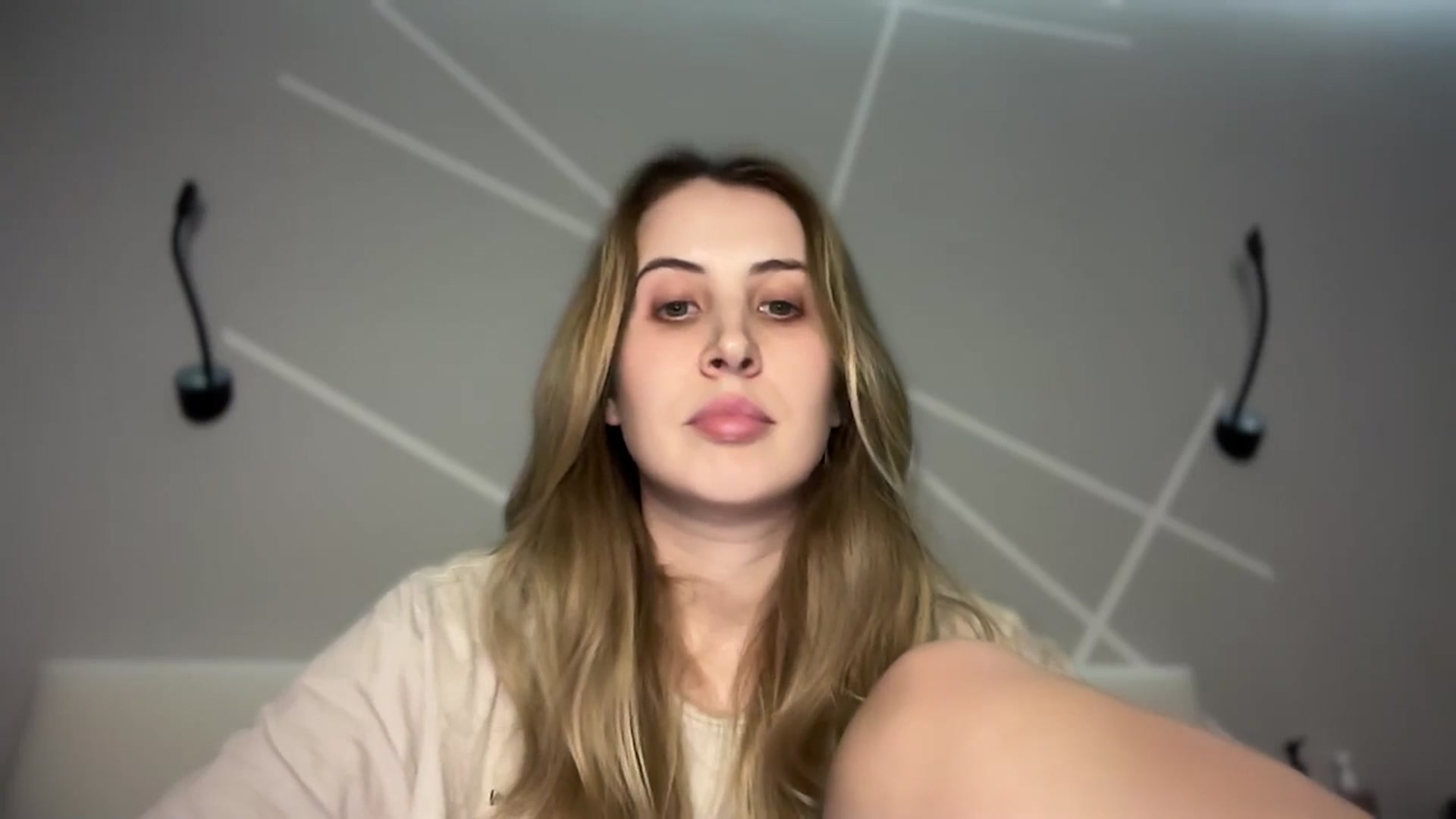 Gallery image thumbnail from MarryCox's myfreecams stream on, 12/12/2024, 15:35 image 16 of 20