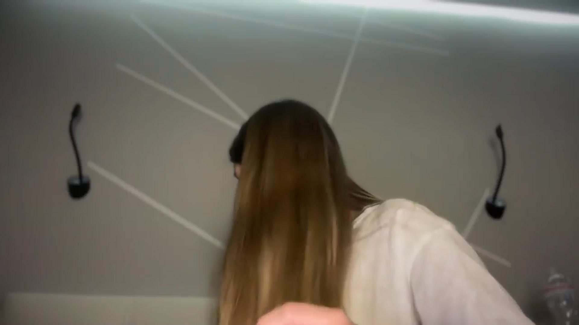 Gallery image thumbnail from MarryCox's myfreecams stream on, 12/16/2024, 15:00 image 11 of 20