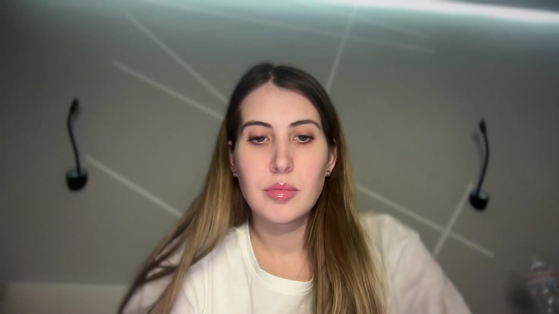 Gallery image thumbnail from MarryCox's myfreecams stream on, 12/16/2024, 15:00 image 8 of 20