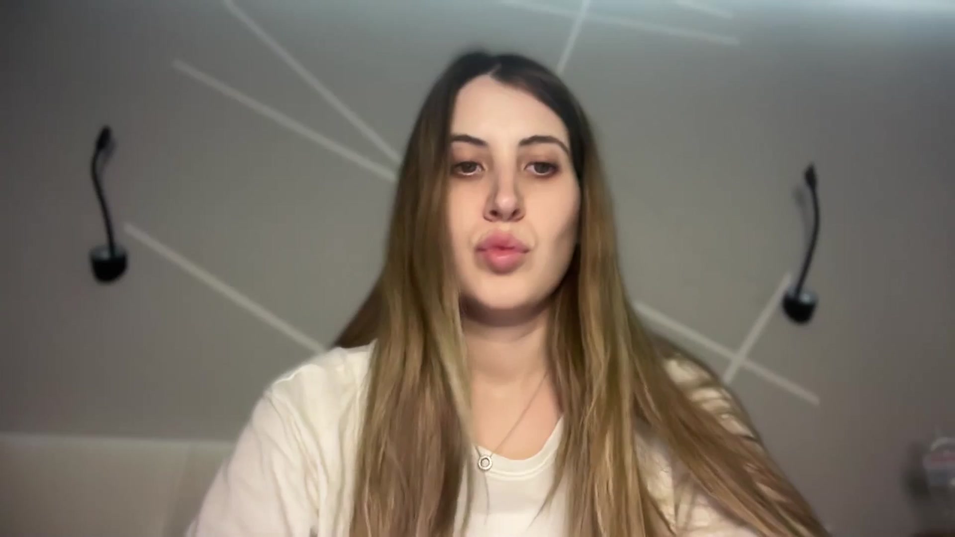 Gallery image thumbnail from MarryCox's myfreecams stream on, 12/17/2024, 14:57 image 13 of 20