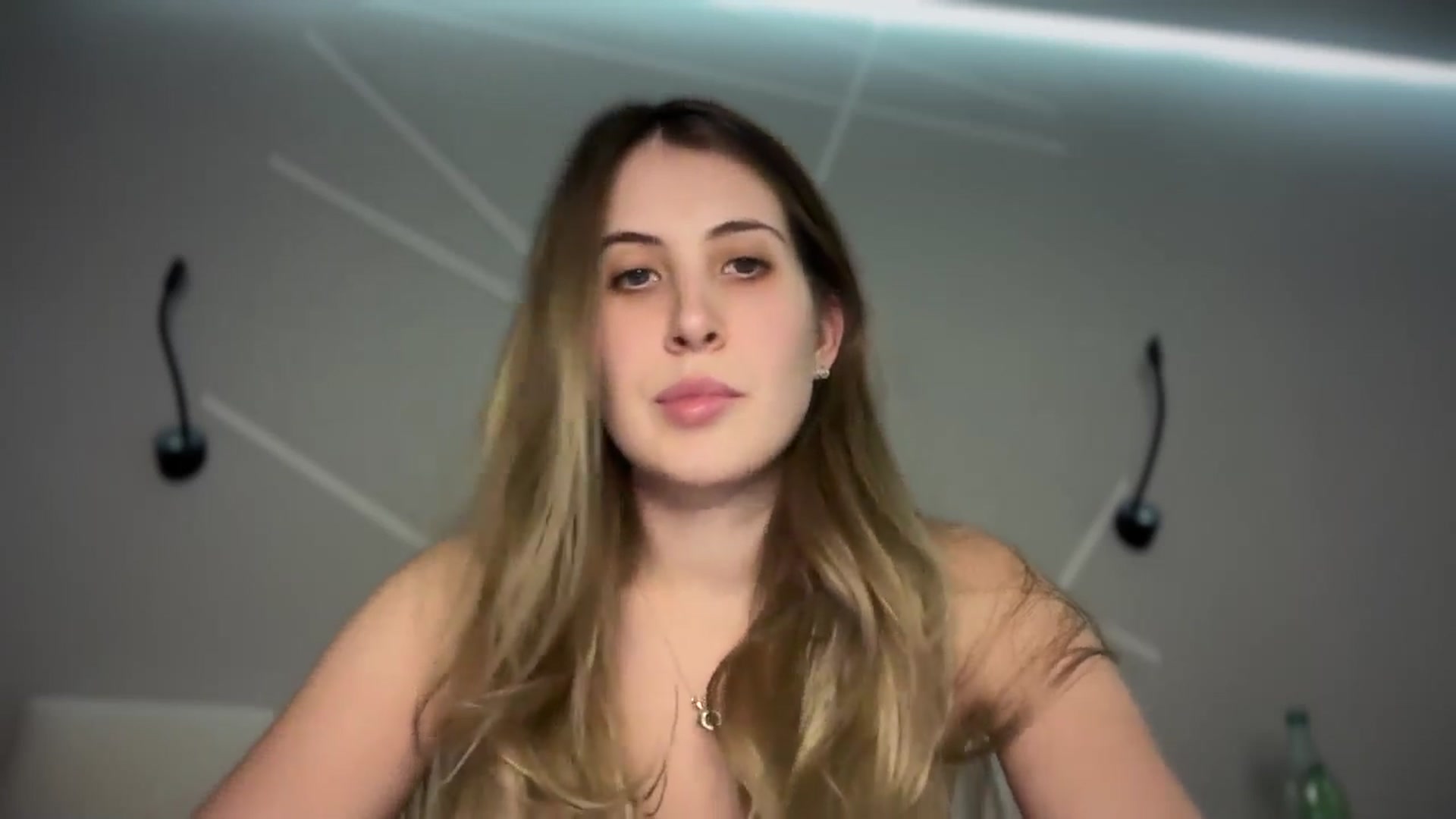 Gallery image thumbnail from MarryCox's myfreecams stream on, 01/02/2025, 15:15 image 20 of 20