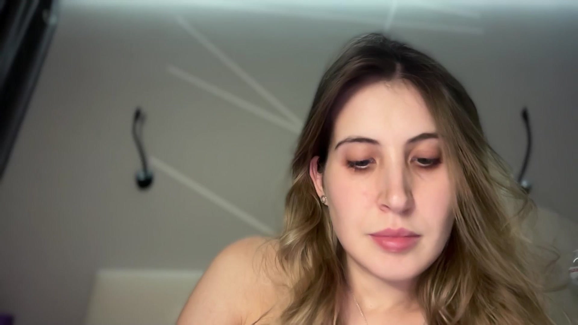 Gallery image thumbnail from MarryCox's myfreecams stream on, 01/03/2025, 17:23 image 3 of 20
