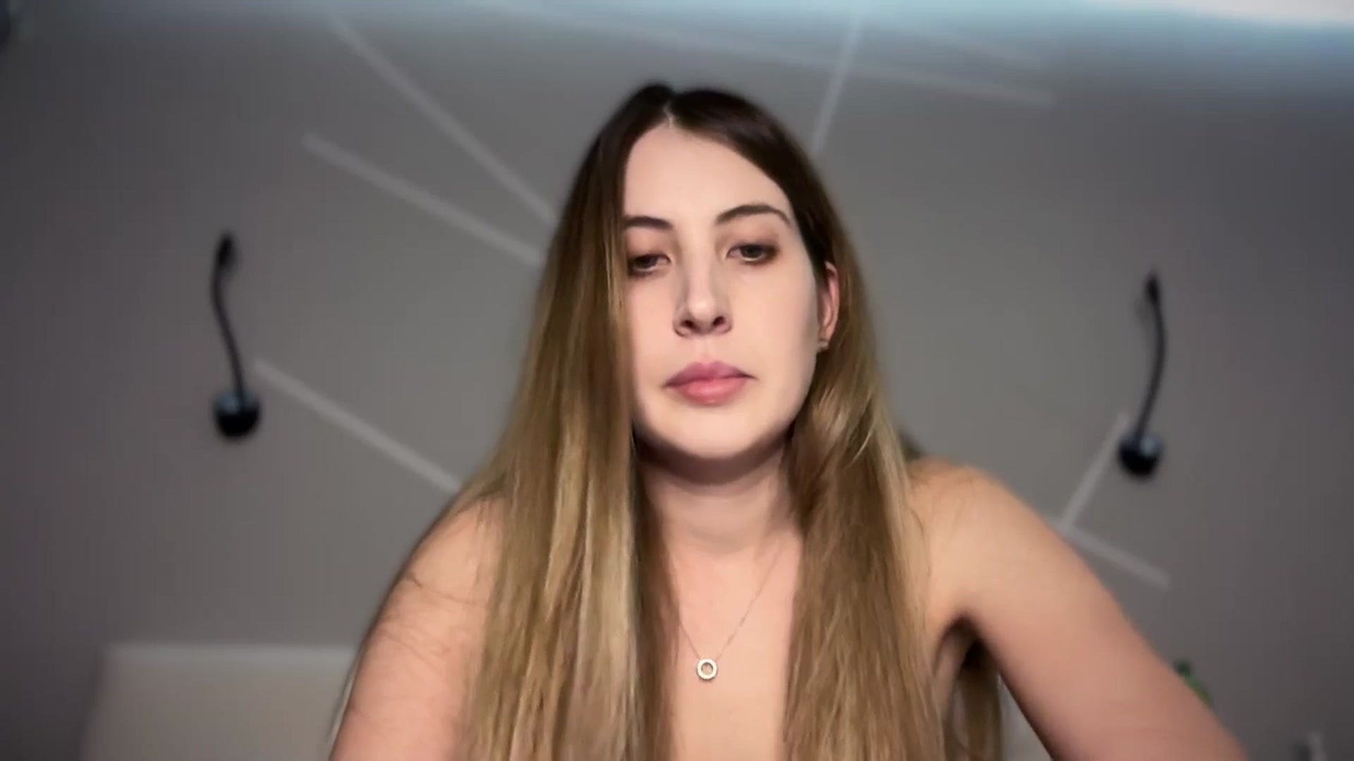 Gallery image thumbnail from MarryCox's myfreecams stream on, 01/06/2025, 15:19 image 14 of 20