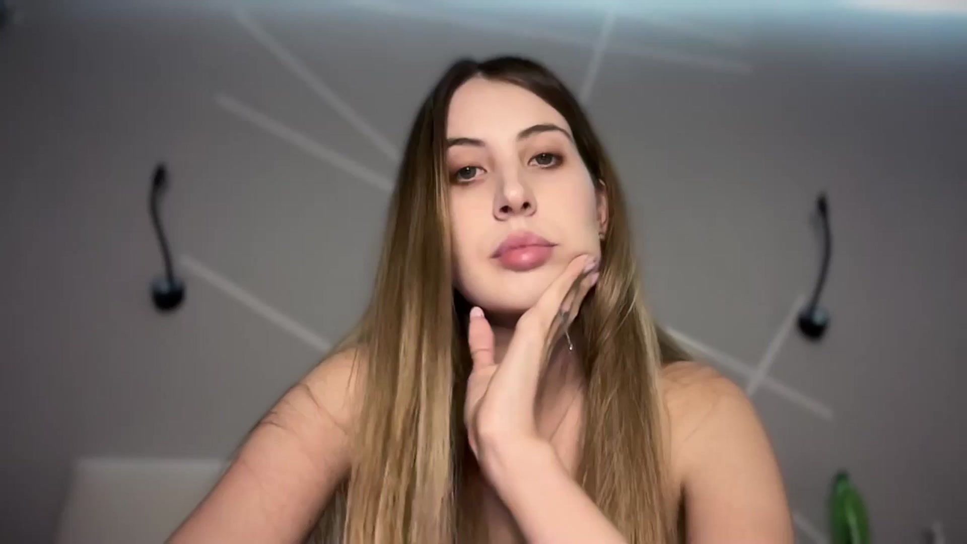 Gallery image thumbnail from MarryCox's myfreecams stream on, 01/06/2025, 15:19 image 15 of 20
