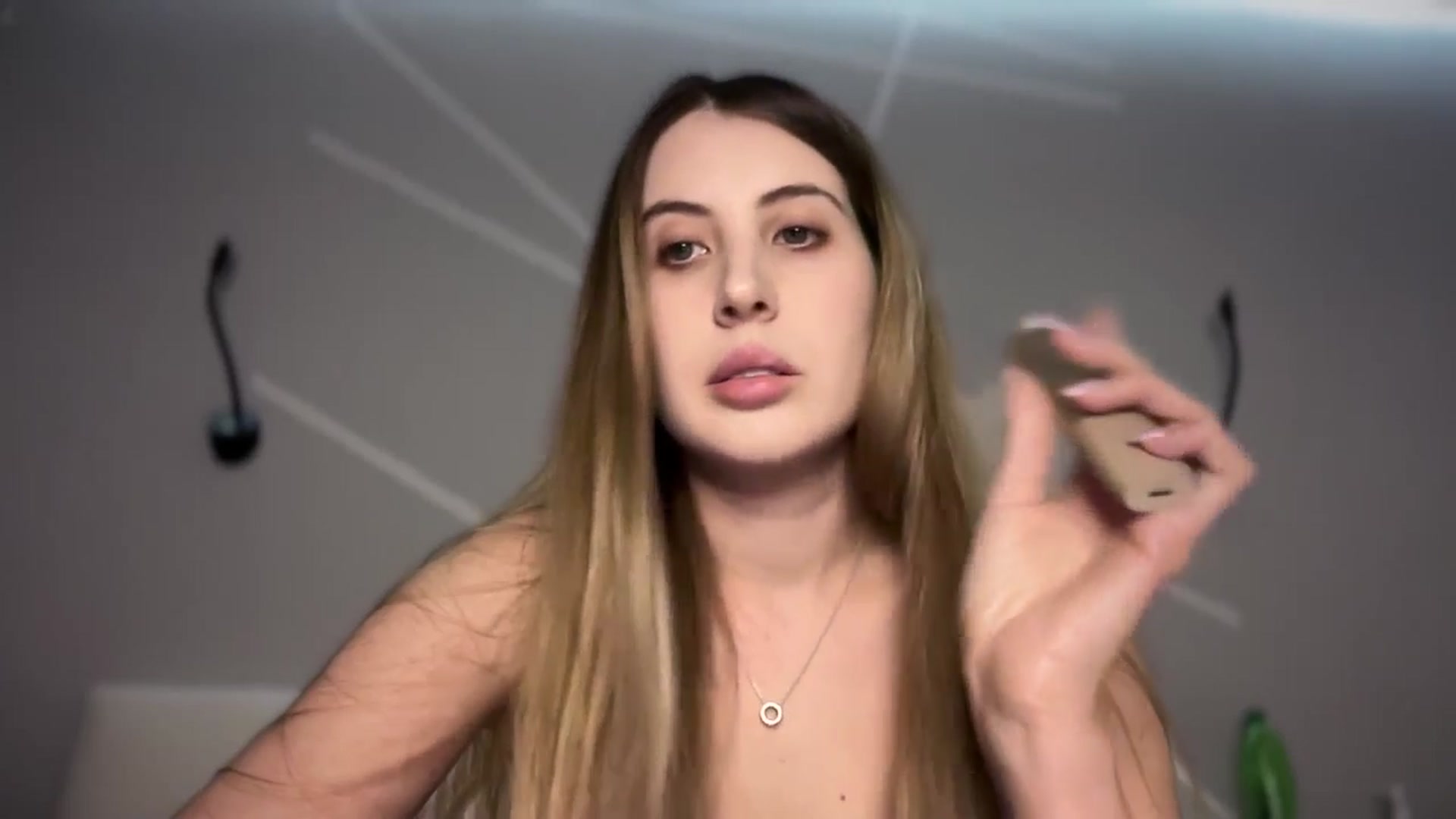Gallery image thumbnail from MarryCox's myfreecams stream on, 01/06/2025, 15:19 image 9 of 20