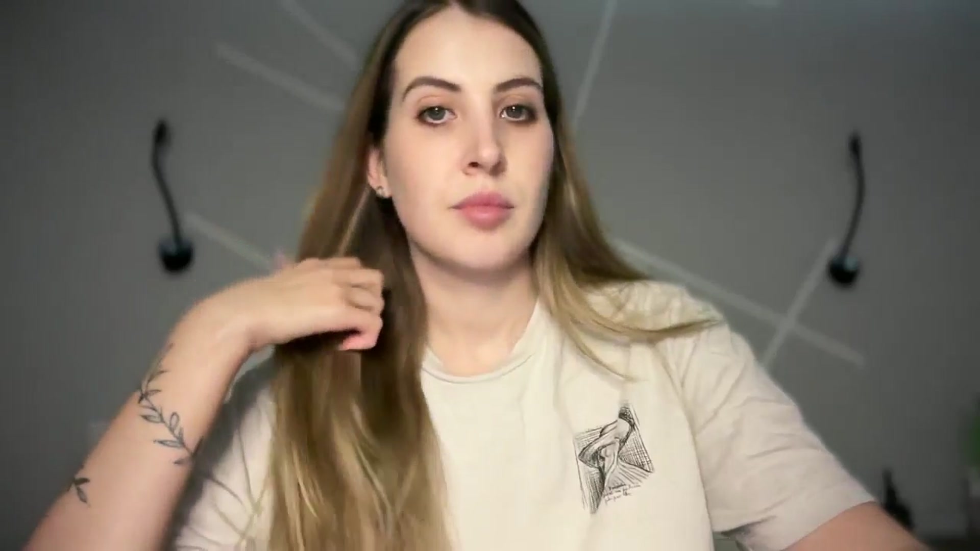 Gallery image thumbnail from MarryCox's myfreecams stream on, 01/07/2025, 13:33 image 2 of 20