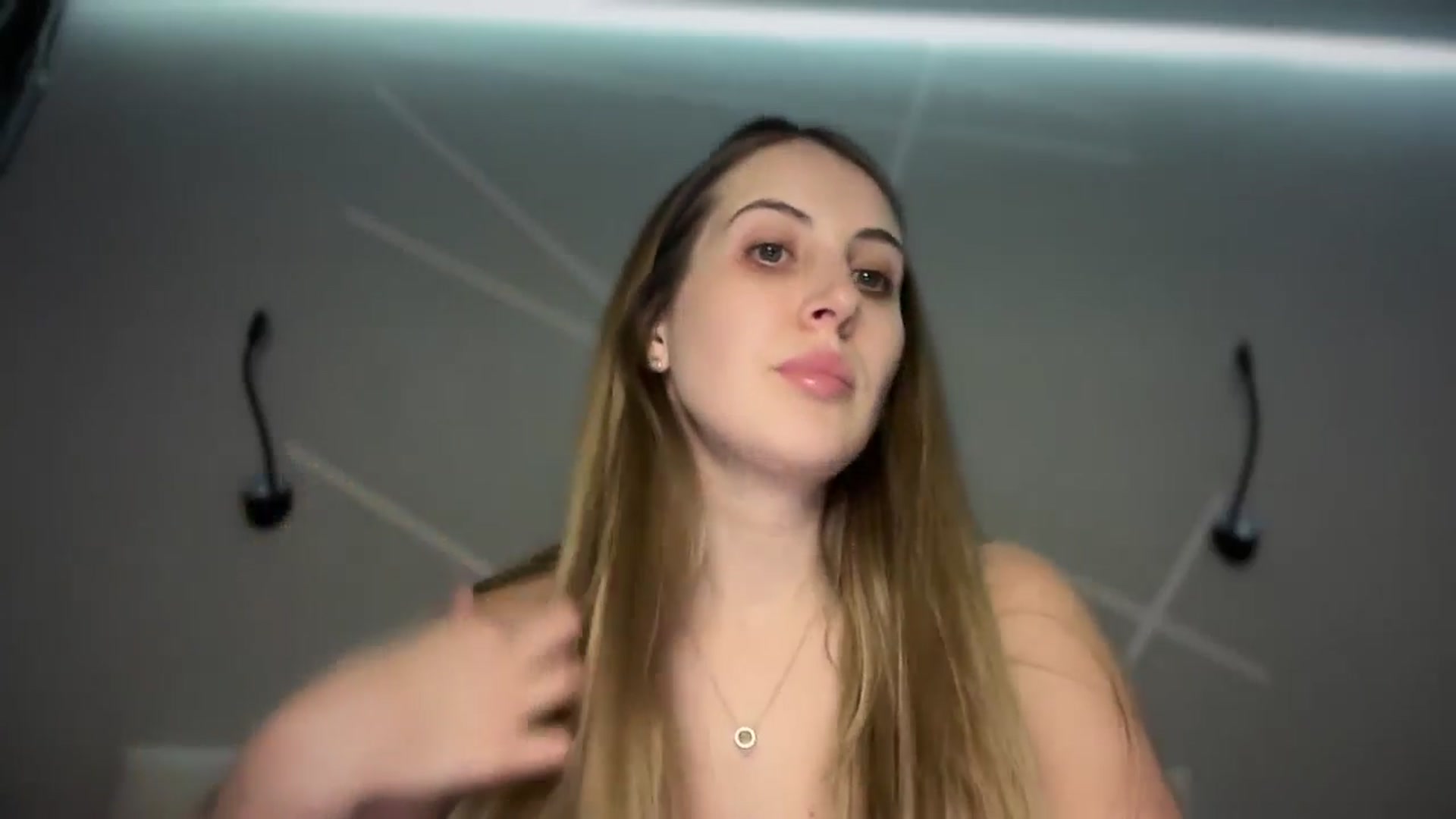 Gallery image thumbnail from MarryCox's myfreecams stream on, 01/13/2025, 15:18 image 7 of 20