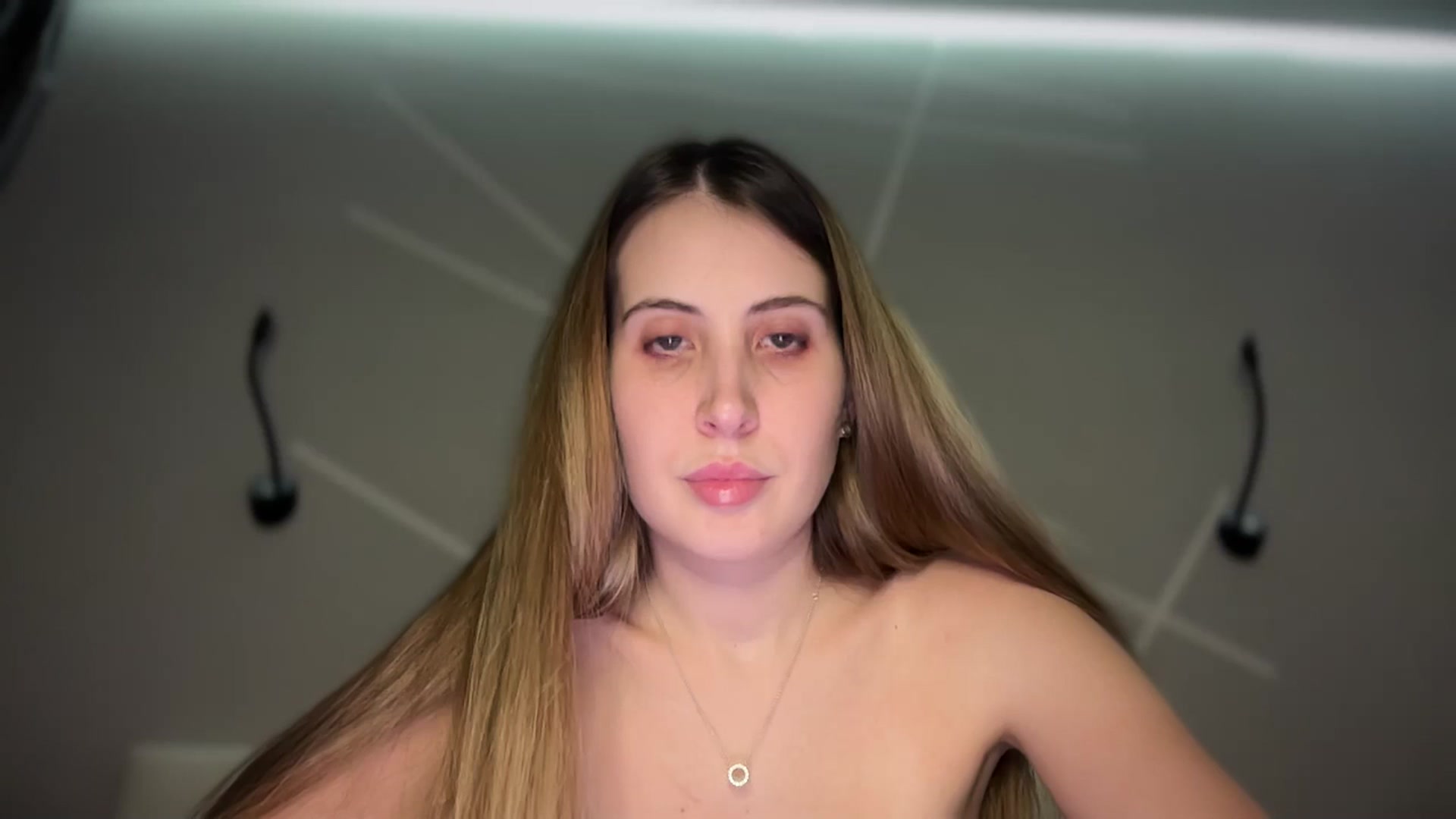 Gallery image thumbnail from MarryCox's myfreecams stream on, 01/13/2025, 15:18 image 1 of 20
