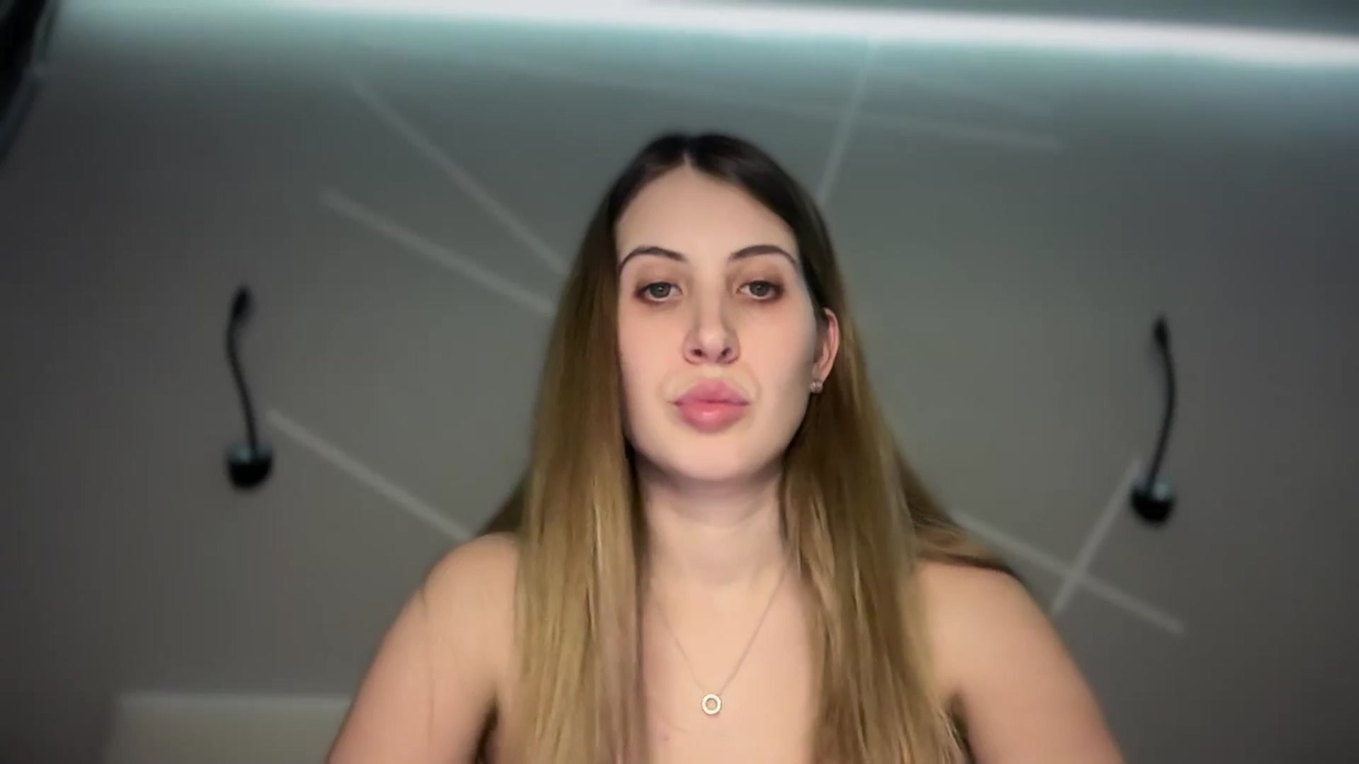 Gallery image thumbnail from MarryCox's myfreecams stream on, 01/13/2025, 15:18 image 13 of 20