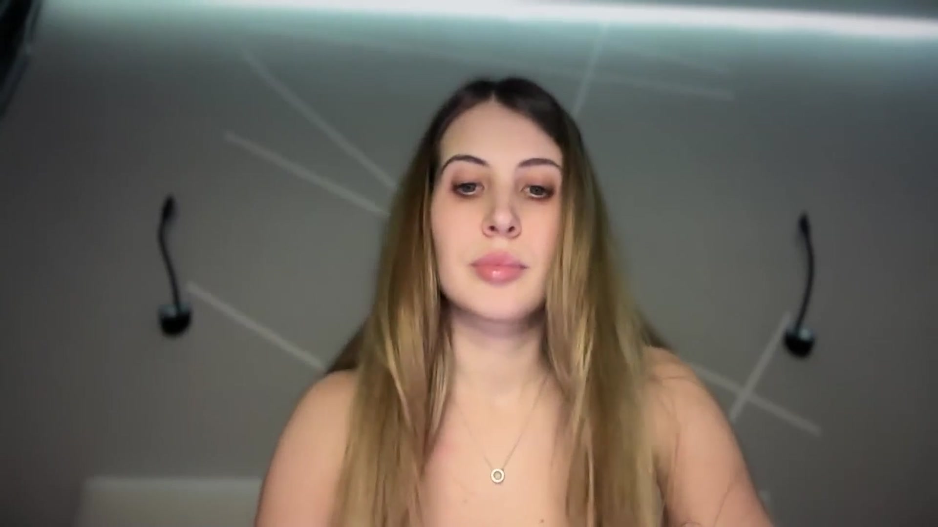 Gallery image thumbnail from MarryCox's myfreecams stream on, 01/13/2025, 15:18 image 6 of 20