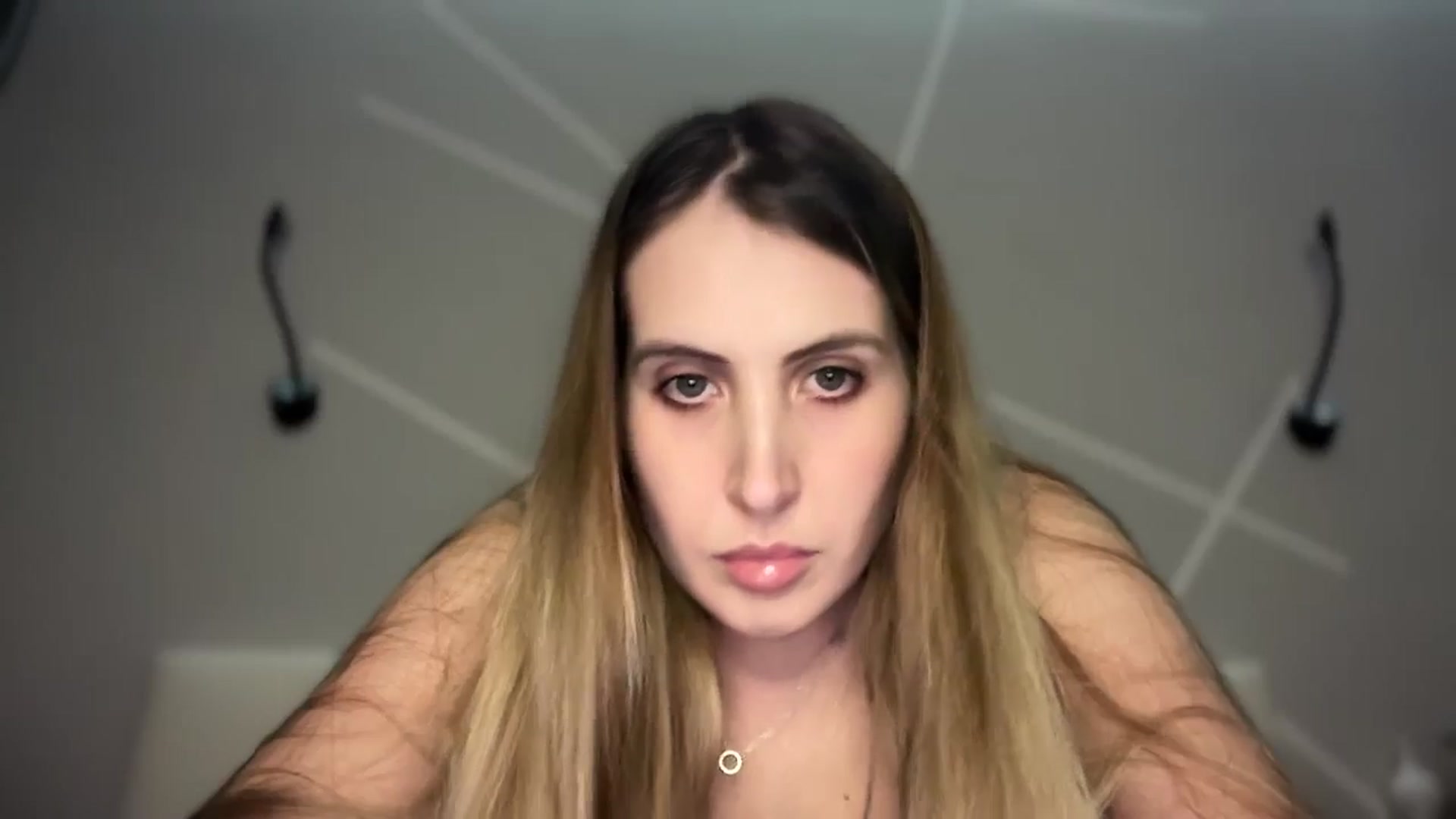 Gallery image thumbnail from MarryCox's myfreecams stream on, 01/16/2025, 14:31 image 19 of 20