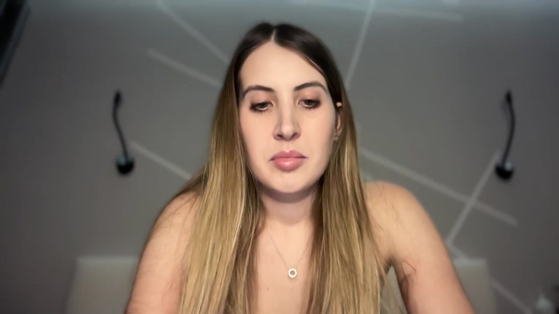 Gallery image thumbnail from MarryCox's myfreecams stream on, 01/20/2025, 15:43 image 10 of 20