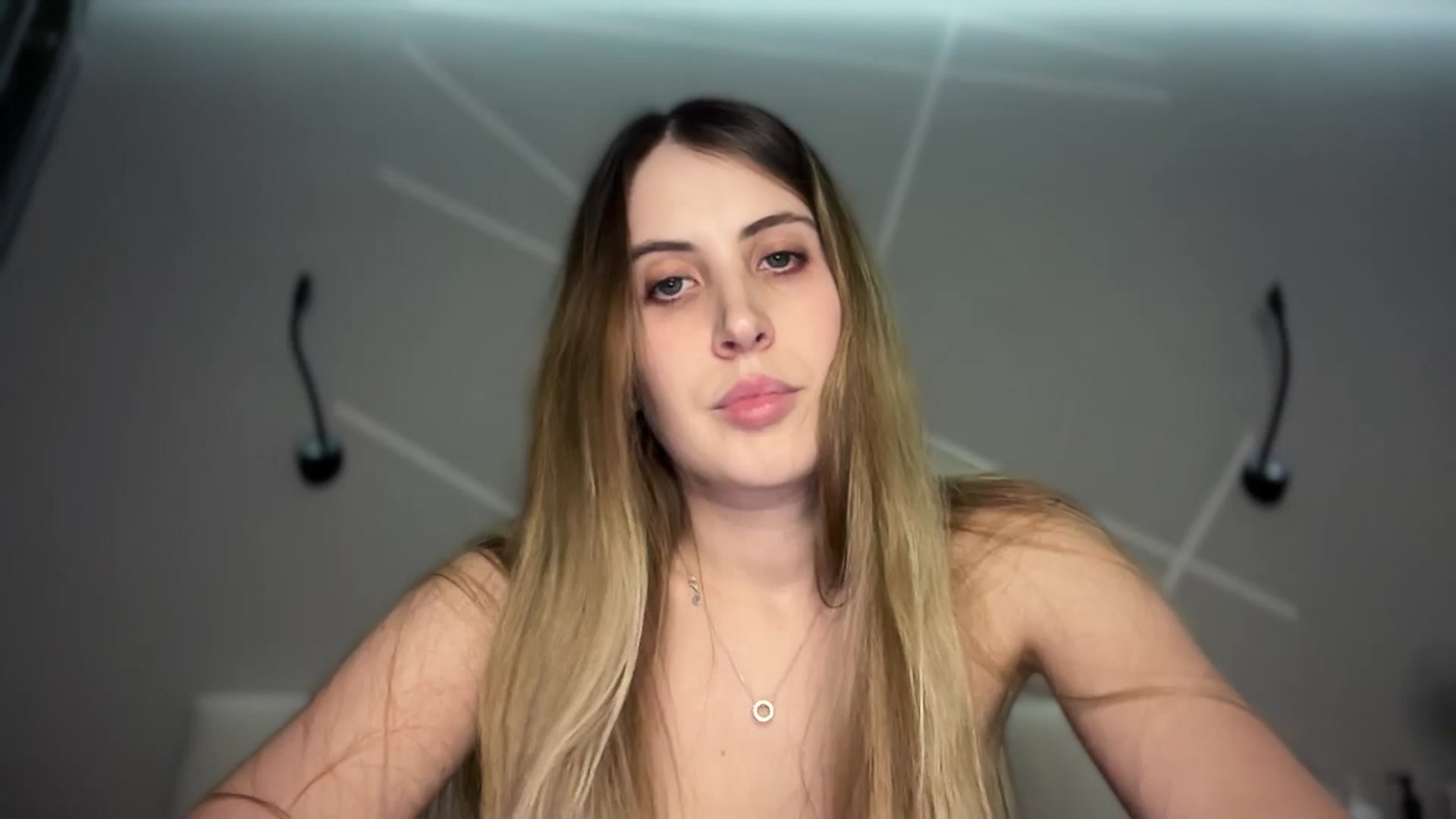 Gallery image thumbnail from MarryCox's myfreecams stream on, 01/22/2025, 15:14 image 18 of 20