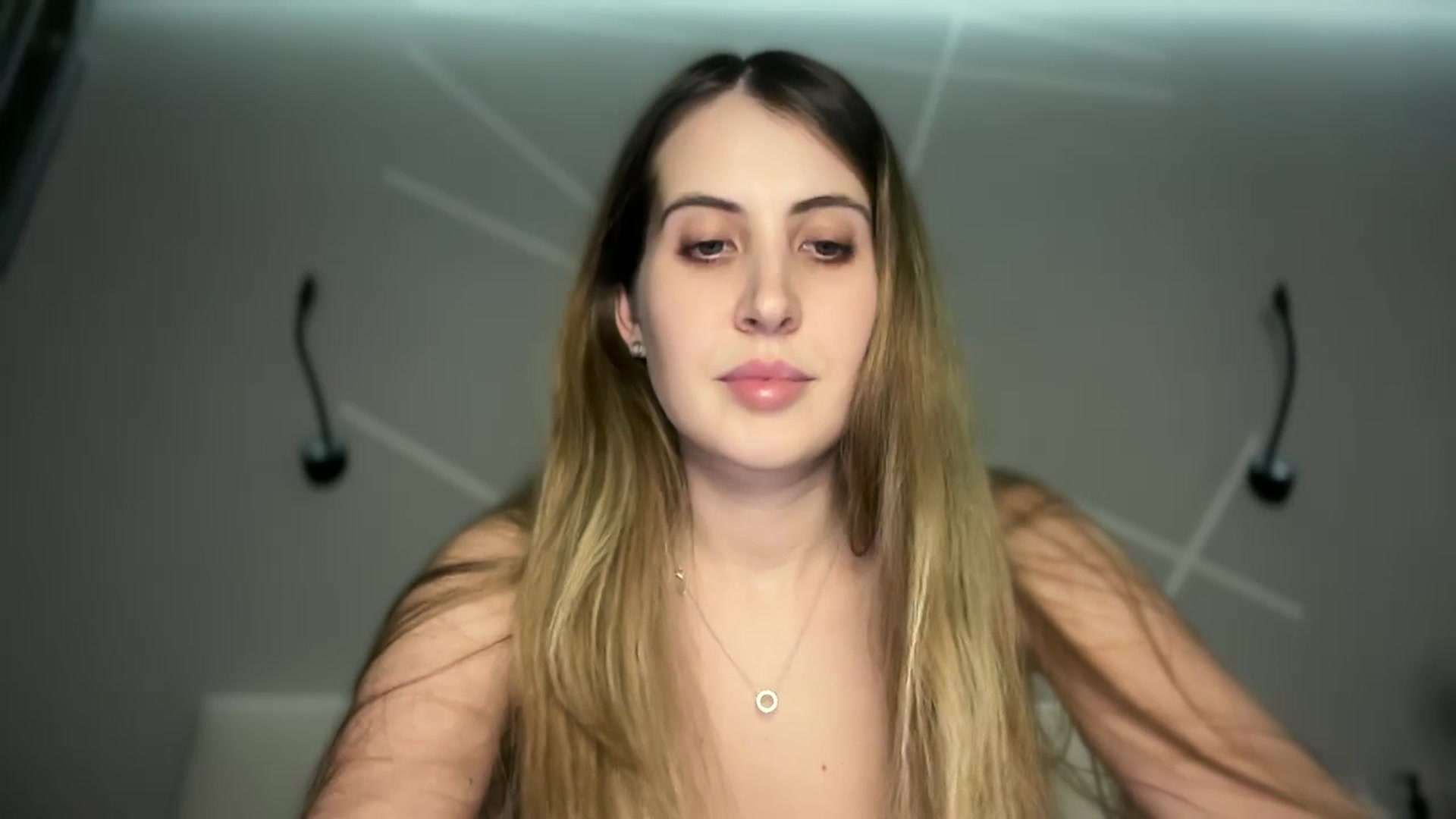 Gallery image thumbnail from MarryCox's myfreecams stream on, 01/22/2025, 15:14 image 6 of 20