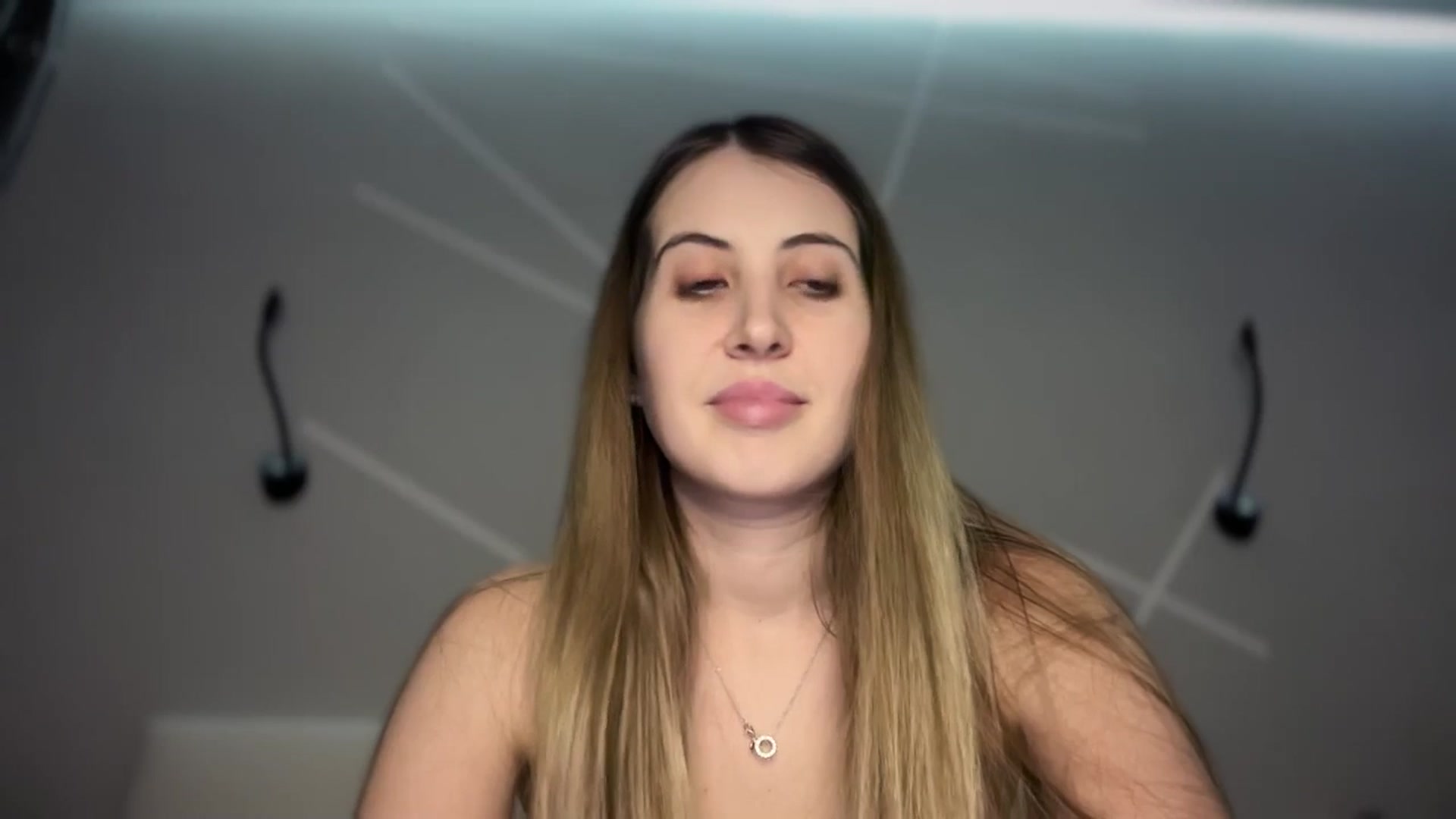 Gallery image thumbnail from MarryCox's myfreecams stream on, 01/24/2025, 14:23 image 16 of 20