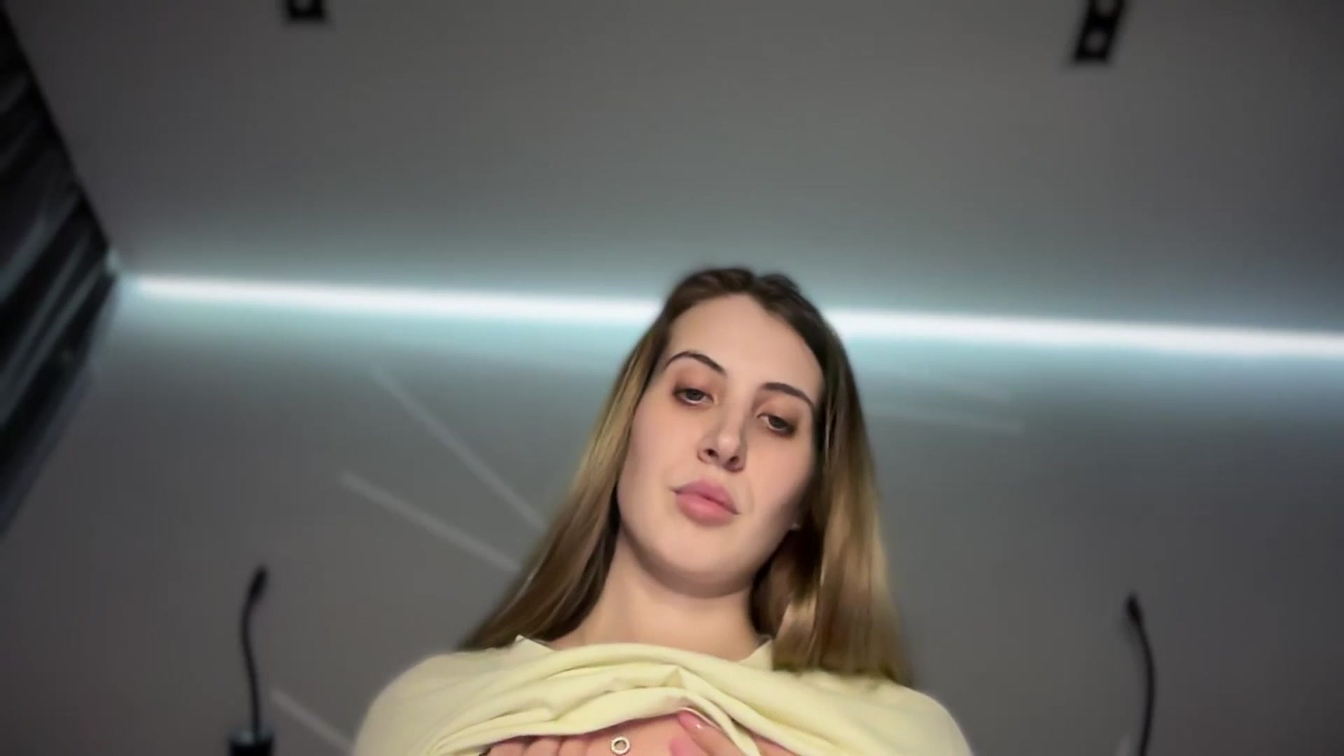 Gallery image thumbnail from MarryCox's myfreecams stream on, 01/29/2025, 15:49 image 3 of 20