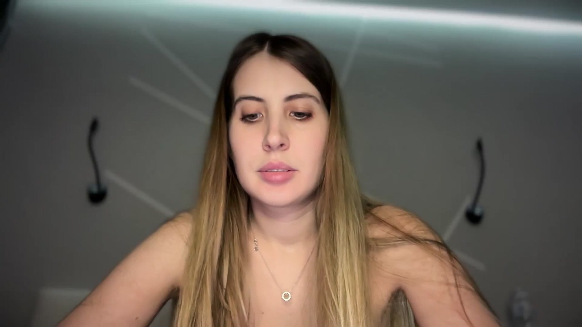 Gallery image thumbnail from MarryCox's myfreecams stream on, 01/30/2025, 14:15 image 3 of 20