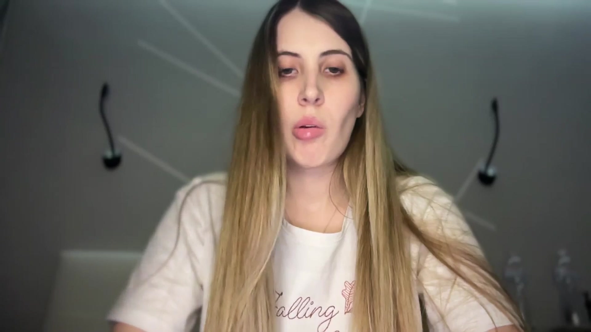 Gallery image thumbnail from MarryCox's myfreecams stream on, 02/04/2025, 13:38 image 20 of 20