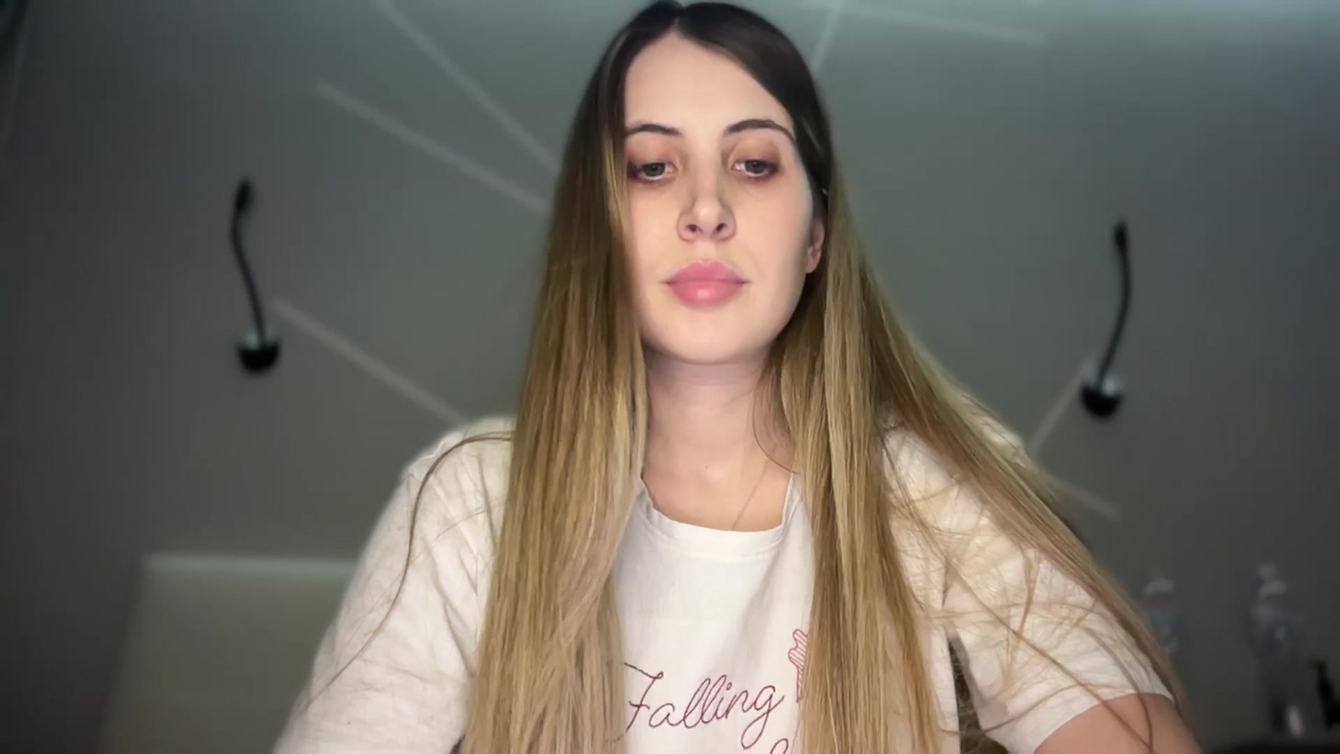 Gallery image thumbnail from MarryCox's myfreecams stream on, 02/04/2025, 13:38 image 19 of 20