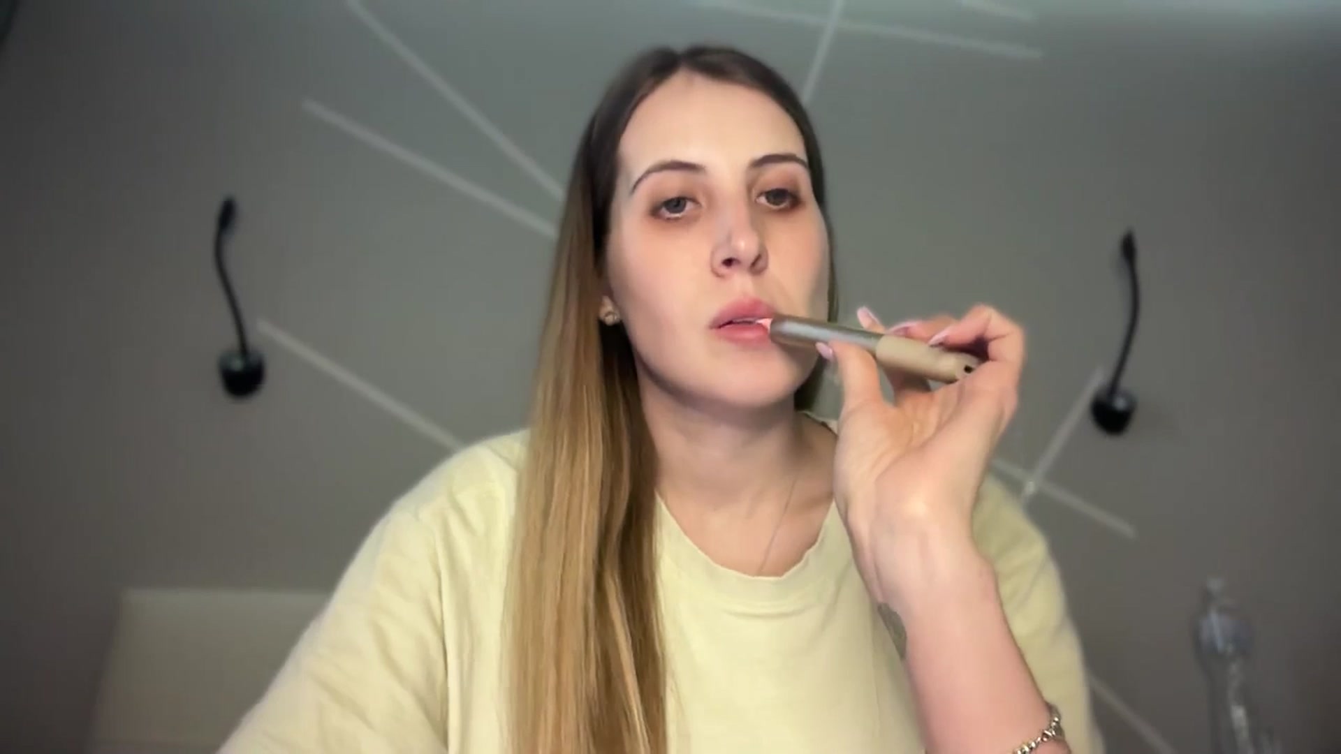 Gallery image thumbnail from MarryCox's myfreecams stream on, 04/10/2025, 14:01 image 14 of 20