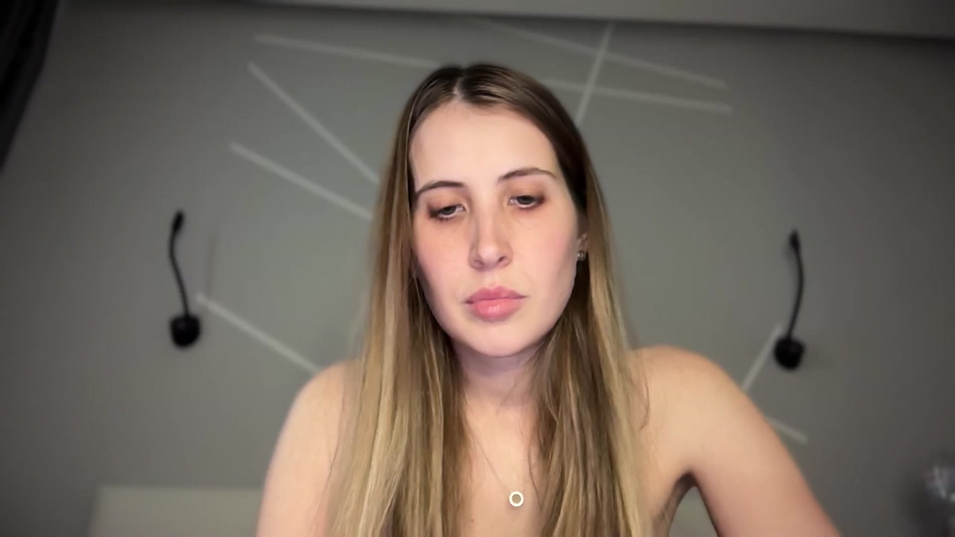 Gallery image thumbnail from MarryCox's myfreecams stream on, 04/15/2025, 14:01 image 11 of 20