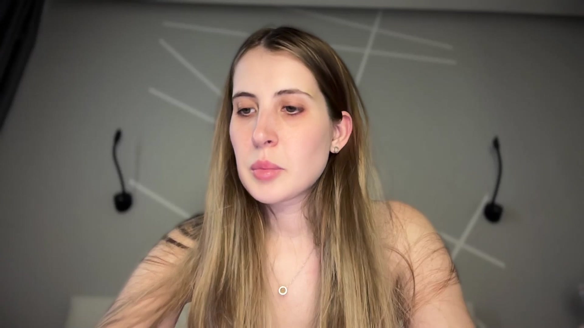 Gallery image thumbnail from MarryCox's myfreecams stream on, 04/15/2025, 14:01 image 3 of 20