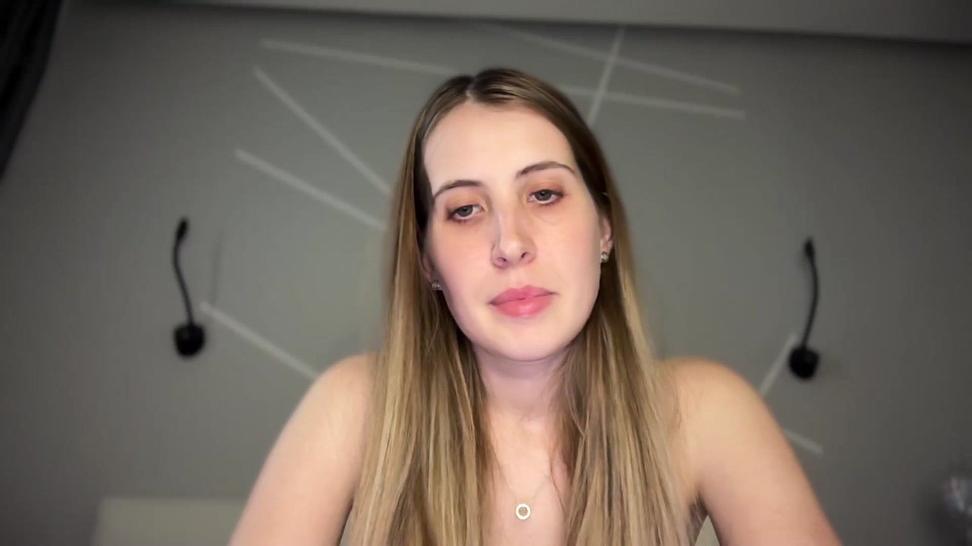 Gallery image thumbnail from MarryCox's myfreecams stream on, 04/15/2025, 14:01 image 8 of 20