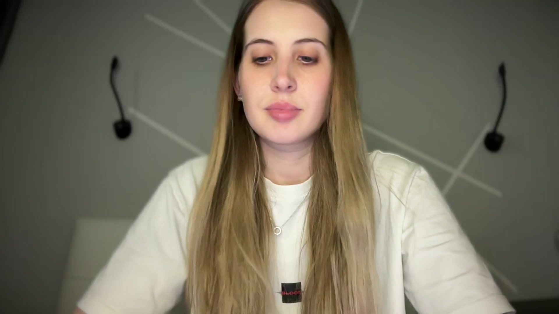 Gallery image thumbnail from MarryCox's myfreecams stream on, 04/16/2025, 13:42 image 8 of 20