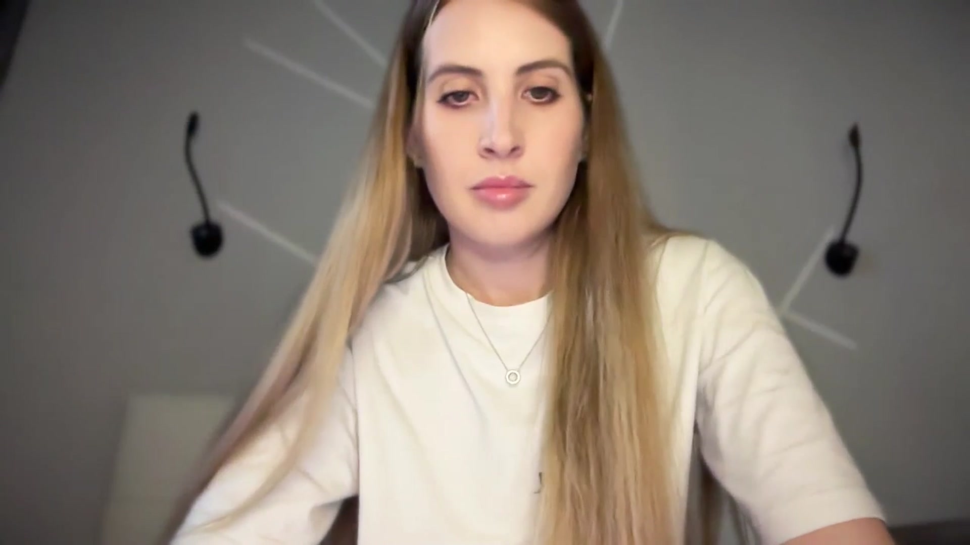 Gallery image thumbnail from MarryCox's myfreecams stream on, 04/17/2025, 14:47 image 13 of 20