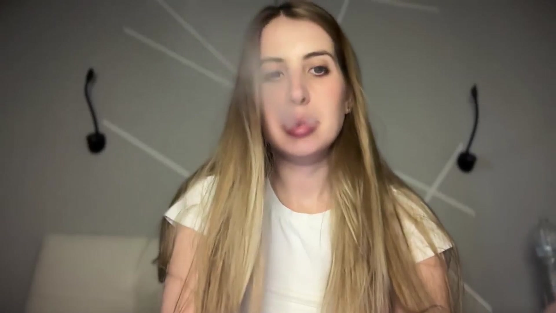 Gallery image thumbnail from MarryCox's myfreecams stream on, 04/18/2025, 13:37 image 20 of 20