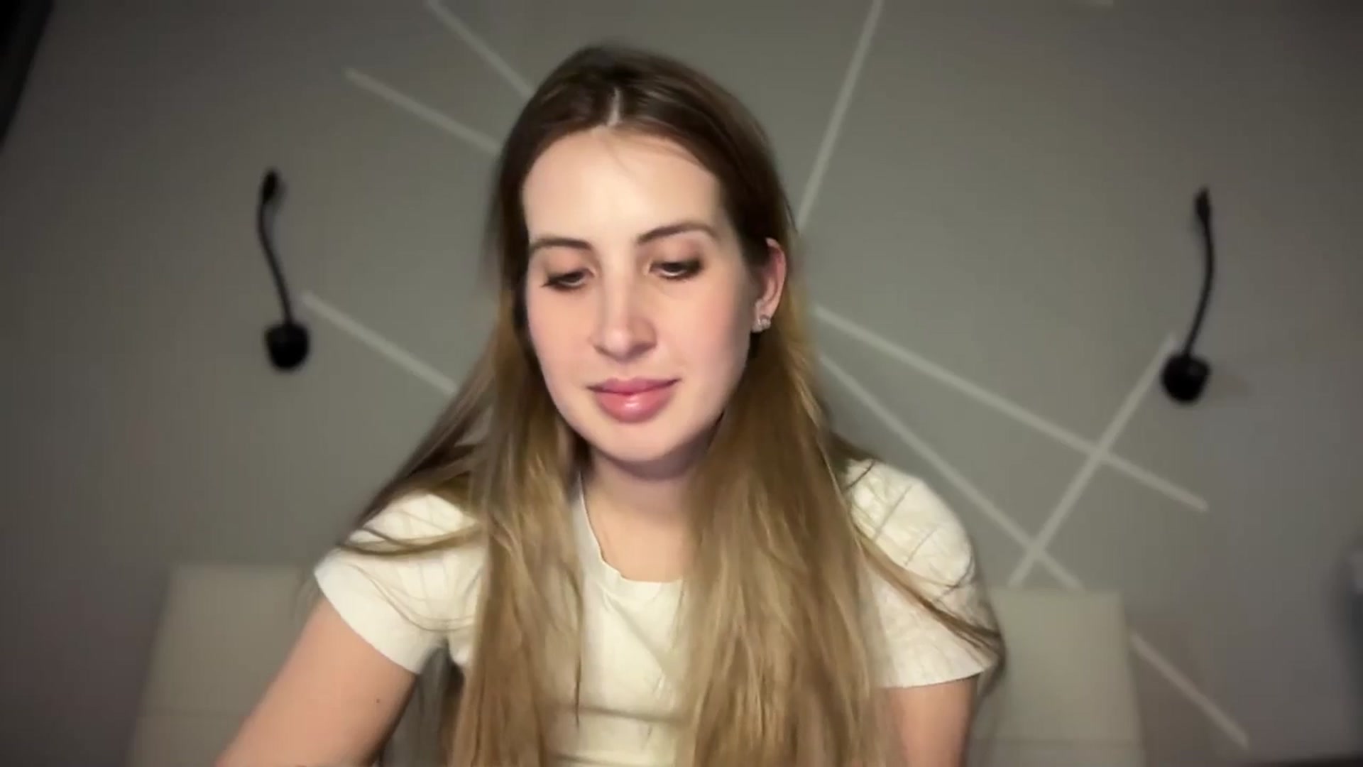 Gallery image thumbnail from MarryCox's myfreecams stream on, 04/18/2025, 13:56 image 19 of 20