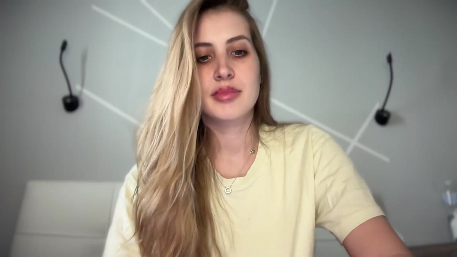 Gallery image thumbnail from MarryCox's myfreecams stream on, 04/22/2025, 13:02 image 3 of 20