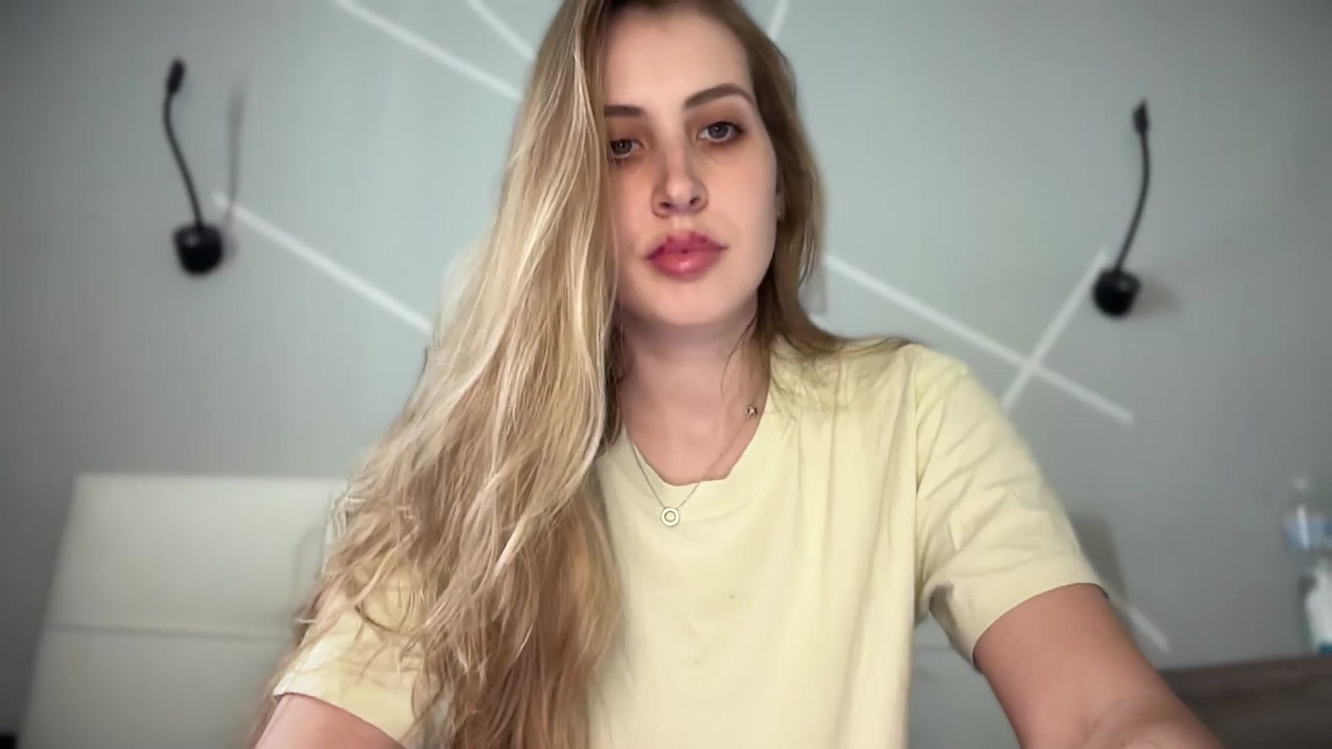 Gallery image thumbnail from MarryCox's myfreecams stream on, 04/22/2025, 13:02 image 7 of 20