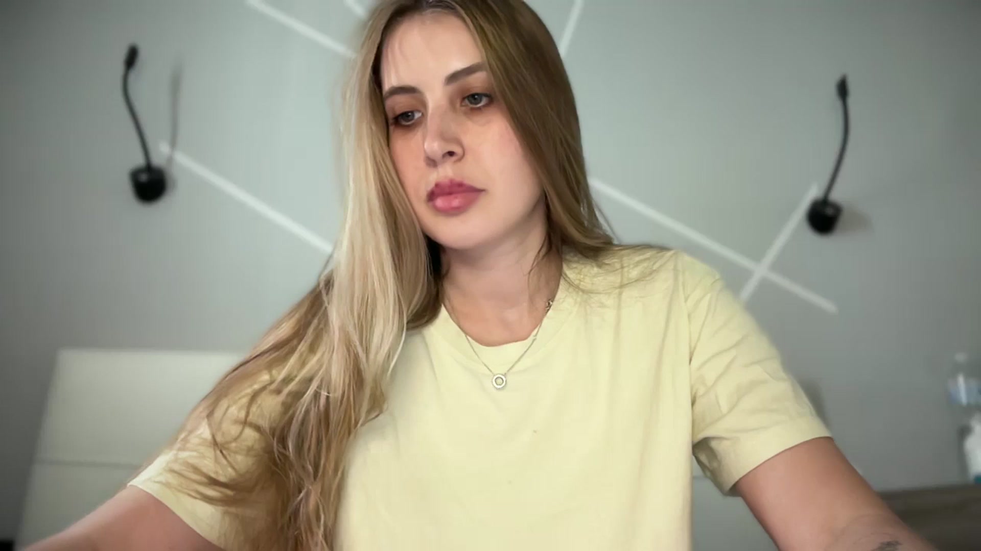 Gallery image thumbnail from MarryCox's myfreecams stream on, 04/22/2025, 13:02 image 6 of 20